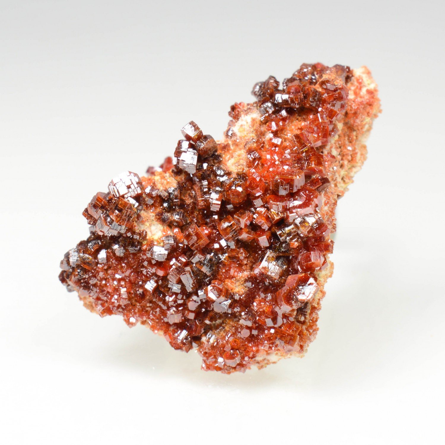 Vanadinite - Disctrict minier de Mibladen, Maroc Vanadinite - Disctrict minier de Mibladen, Maroc