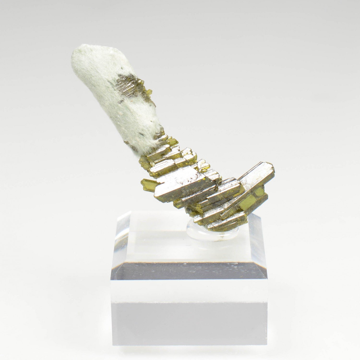 Epidote - Alchuri, Pakistan Epidote - Alchuri, Pakistan