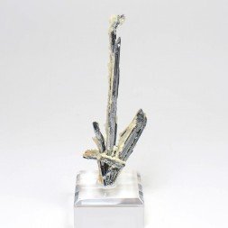 Fluorine et calcite sur stibine - Province de Jiangxi, Chine