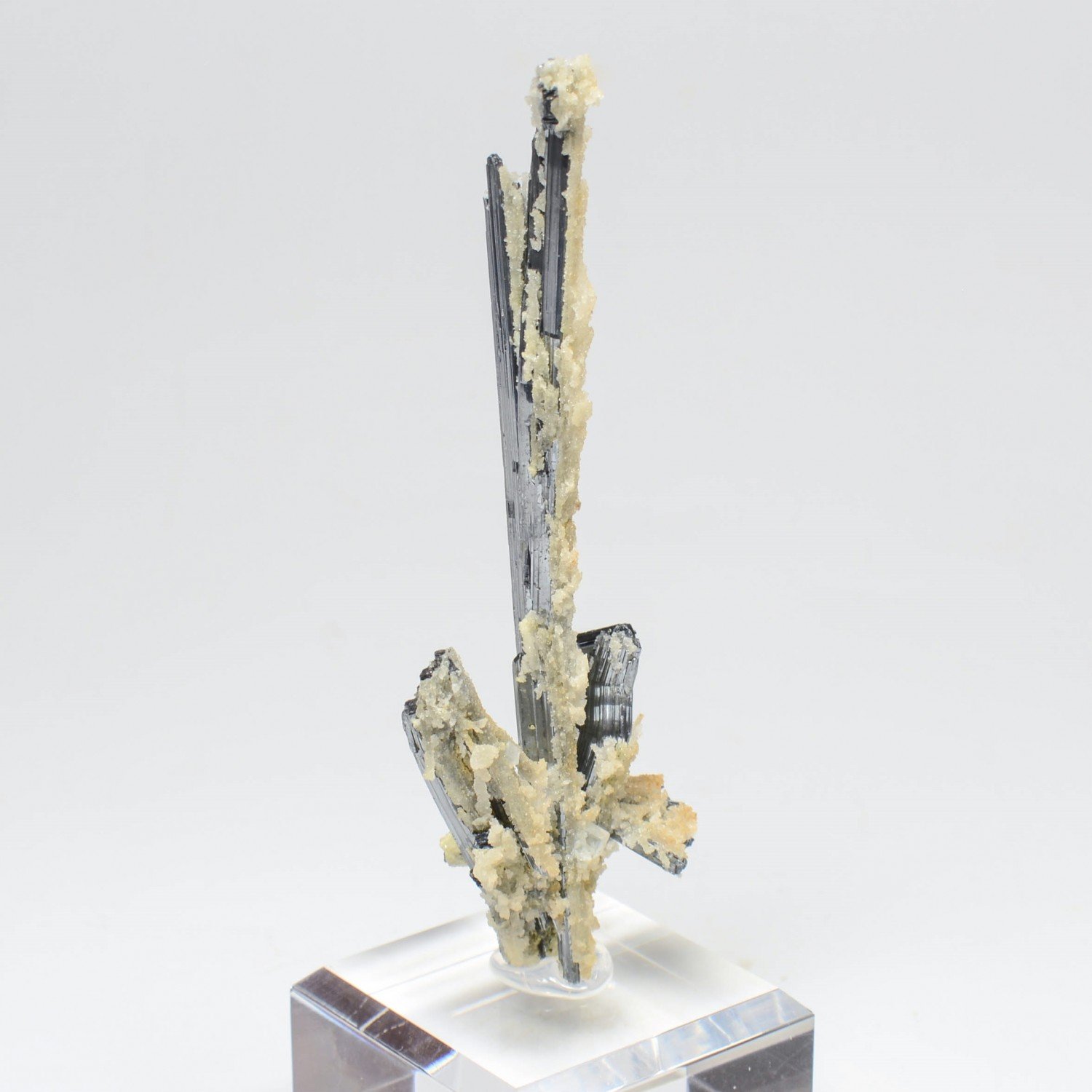 Fluorite and quartz on stibnite - Jiangxi Province, China