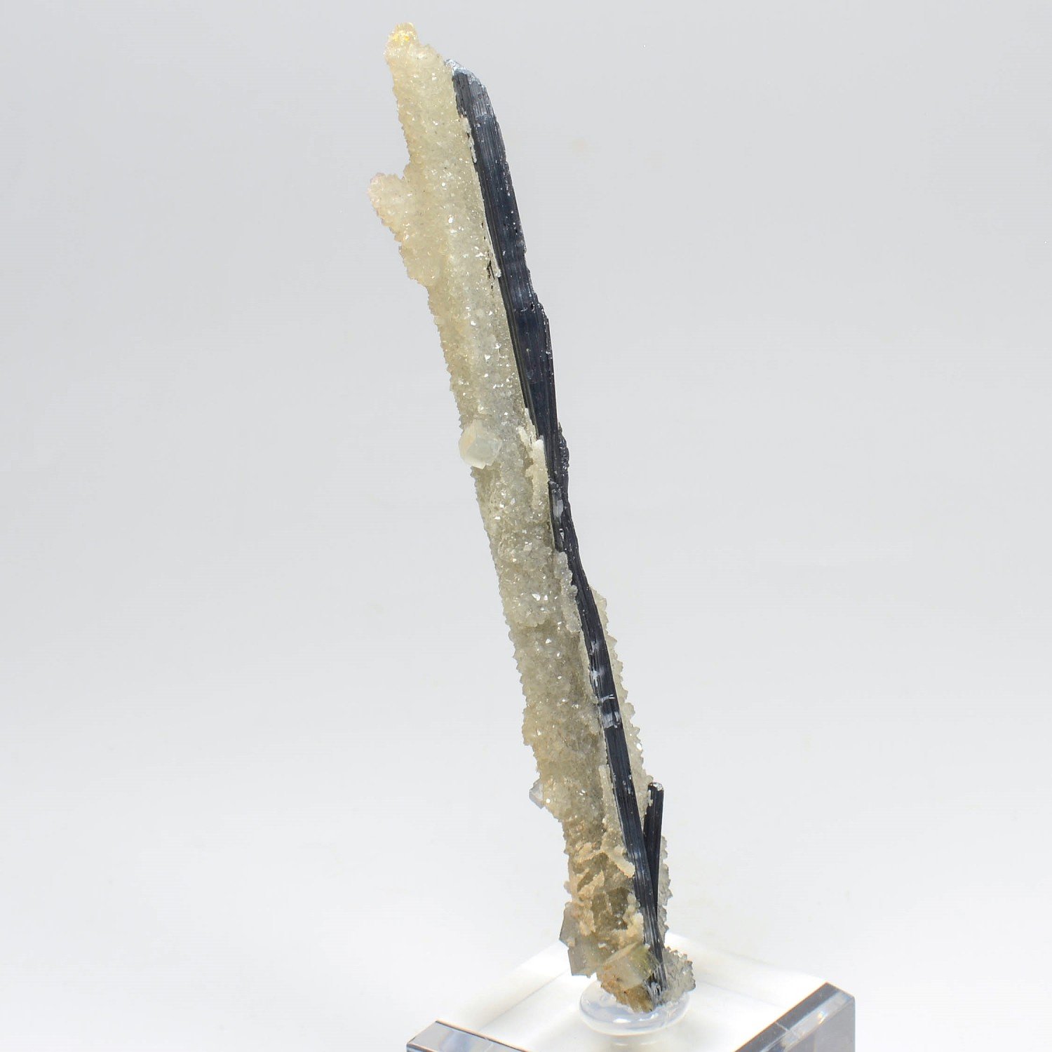 Fluorite and quartz on stibnite - Jiangxi Province, China Fluorite and quartz on stibnite - Jiangxi Province, China