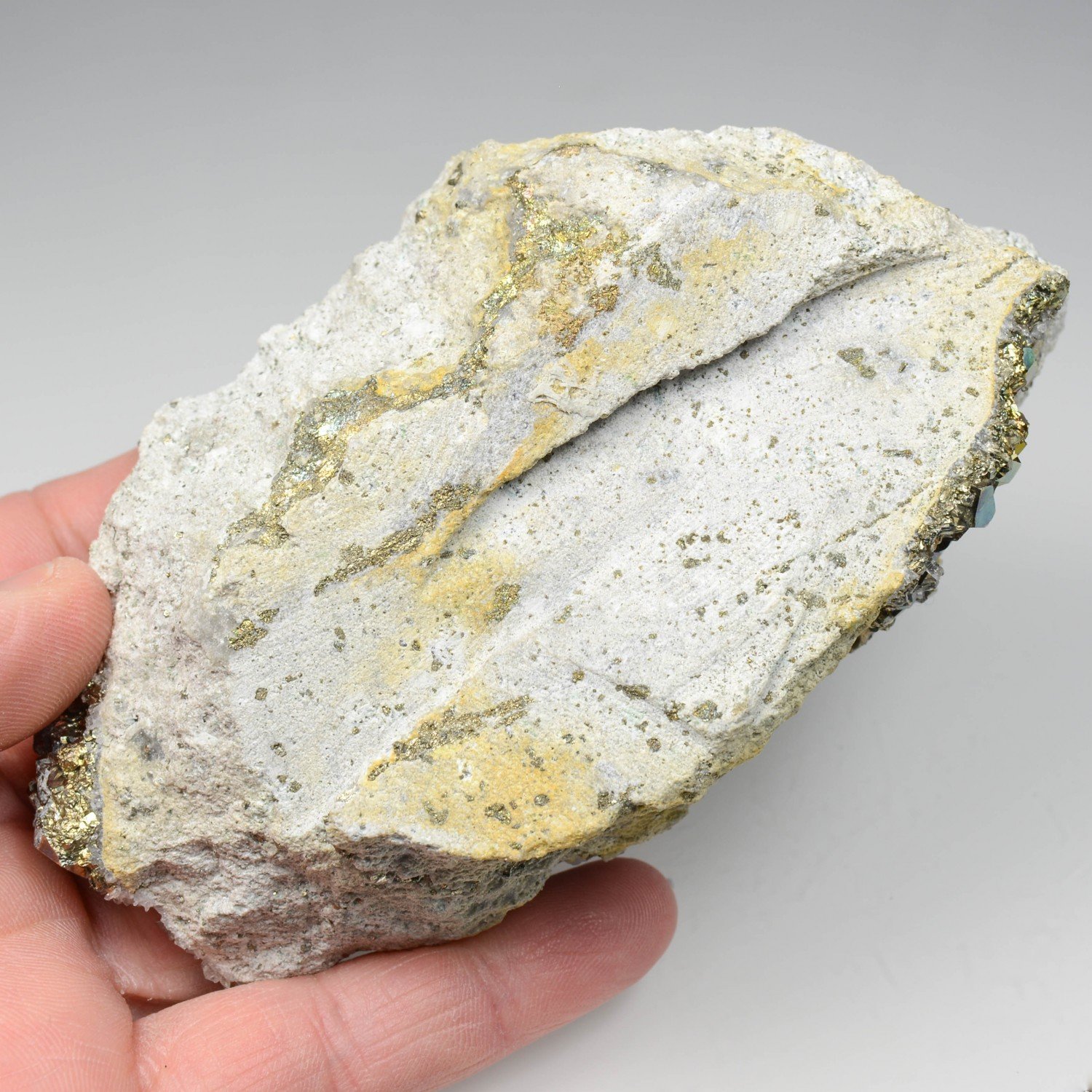 Pyrite, quartz et galène - Kalimantan, Indonésie Pyrite, quartz et galène - Kalimantan, Indonésie