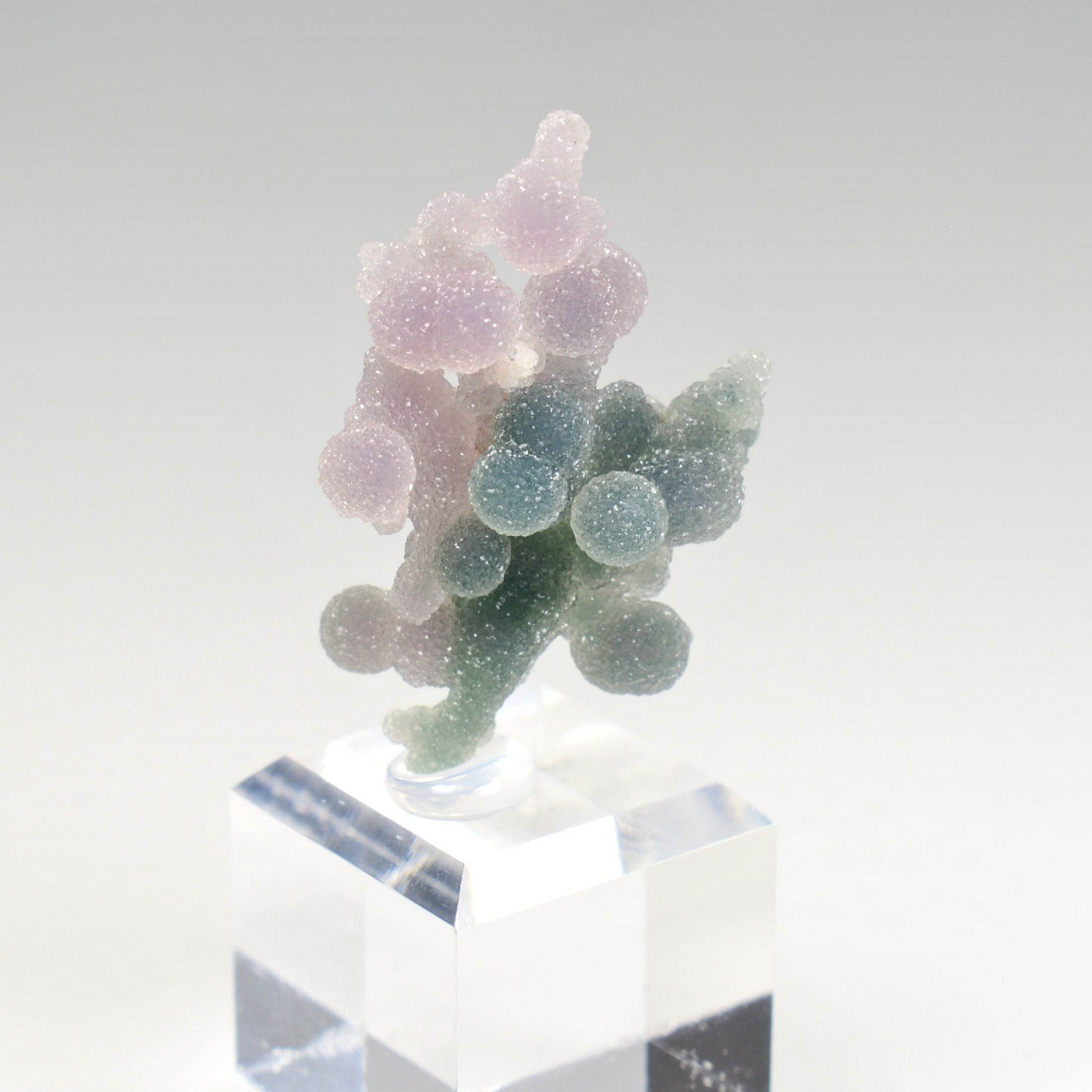 Grape agate - Mamuju, Sulawesi Island, Indonesia Grape agate - Mamuju, Sulawesi Island, Indonesia