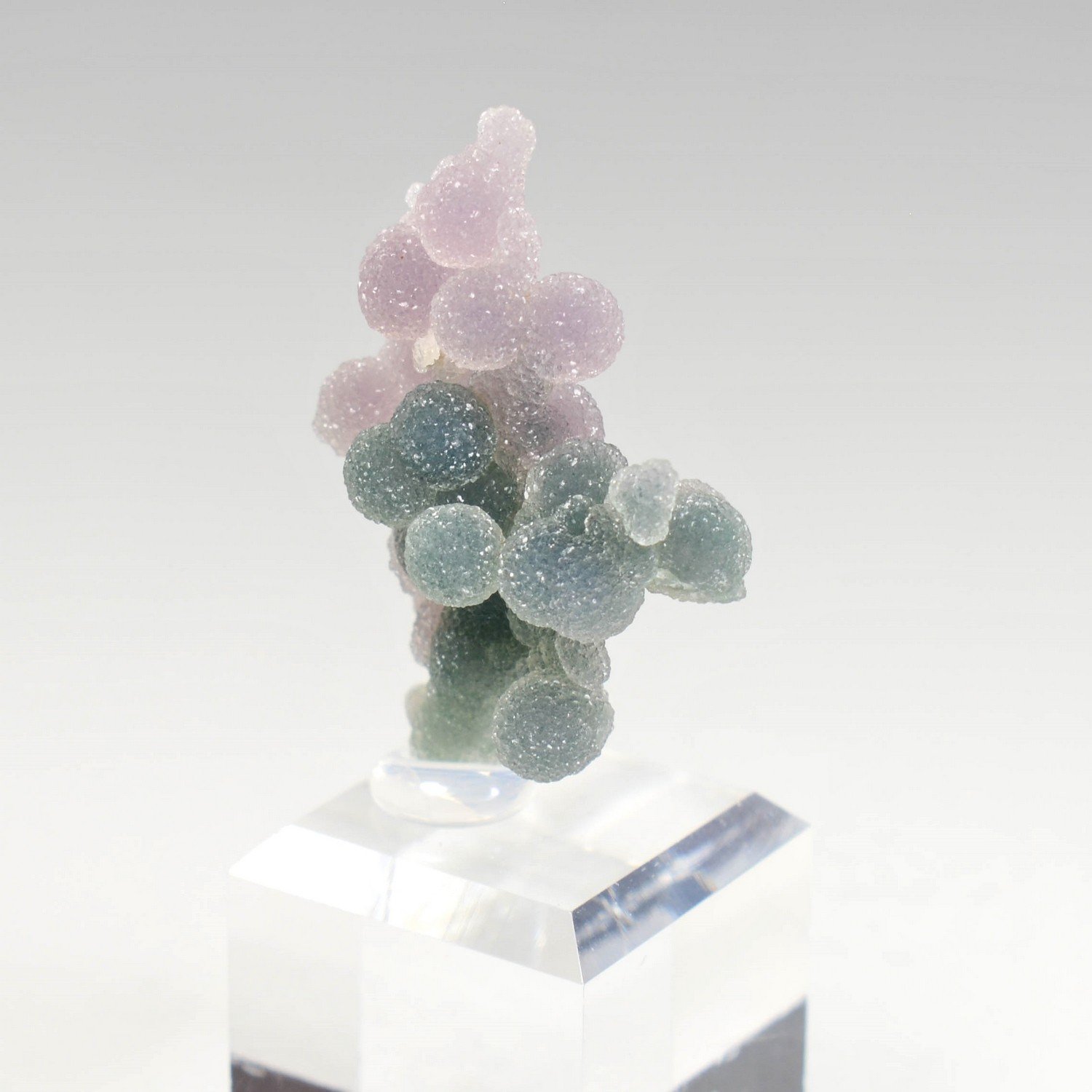 Grape agate - Mamuju, Sulawesi Island, Indonesia Grape agate - Mamuju, Sulawesi Island, Indonesia