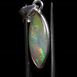Welo opal pendant - Ethiopia