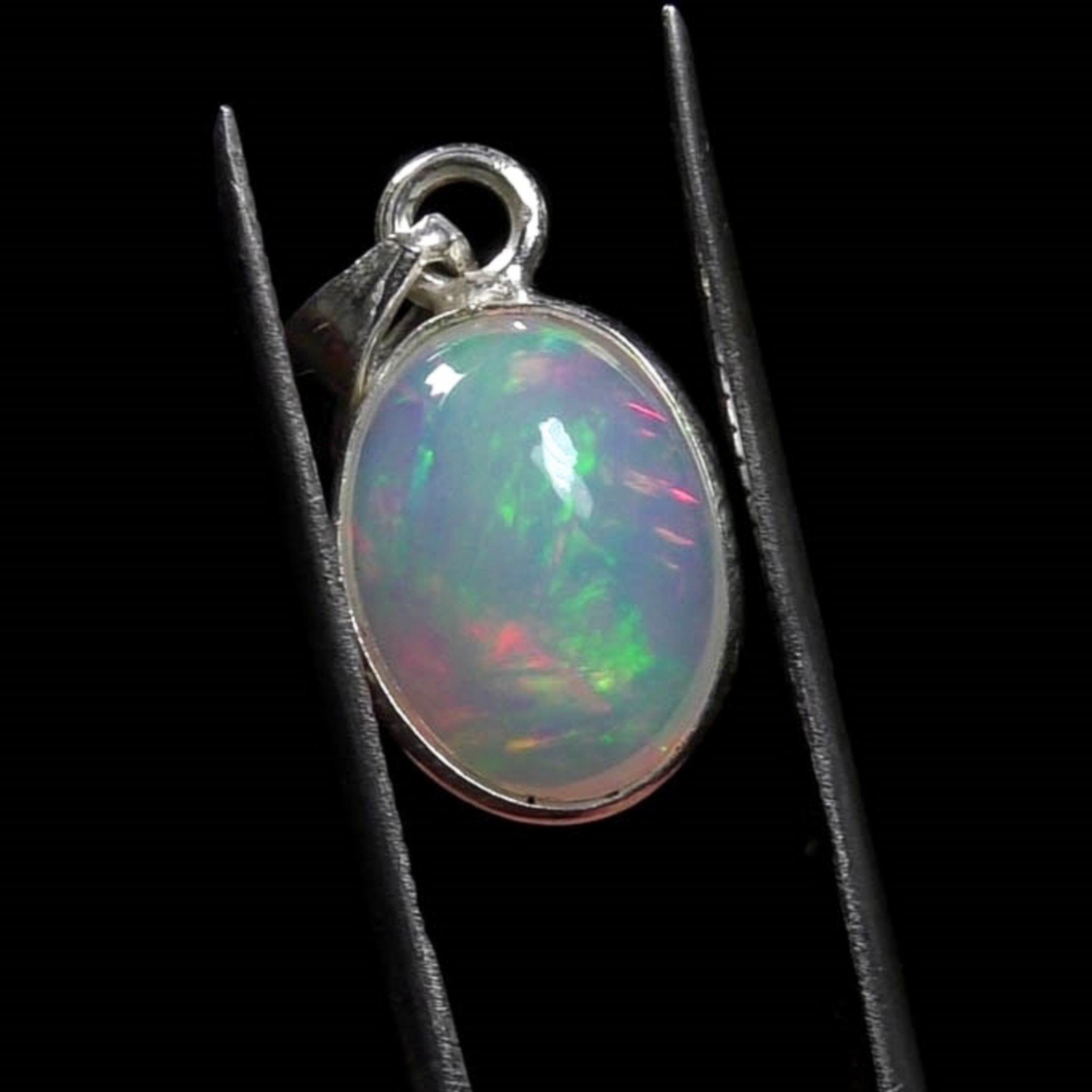 Welo opal pendant - Ethiopia