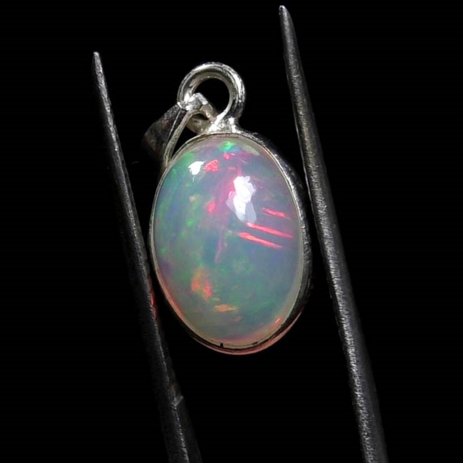 Welo opal pendant - Ethiopia