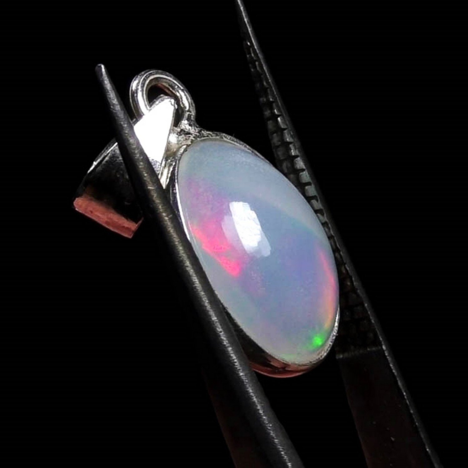 Welo opal pendant - Ethiopia
