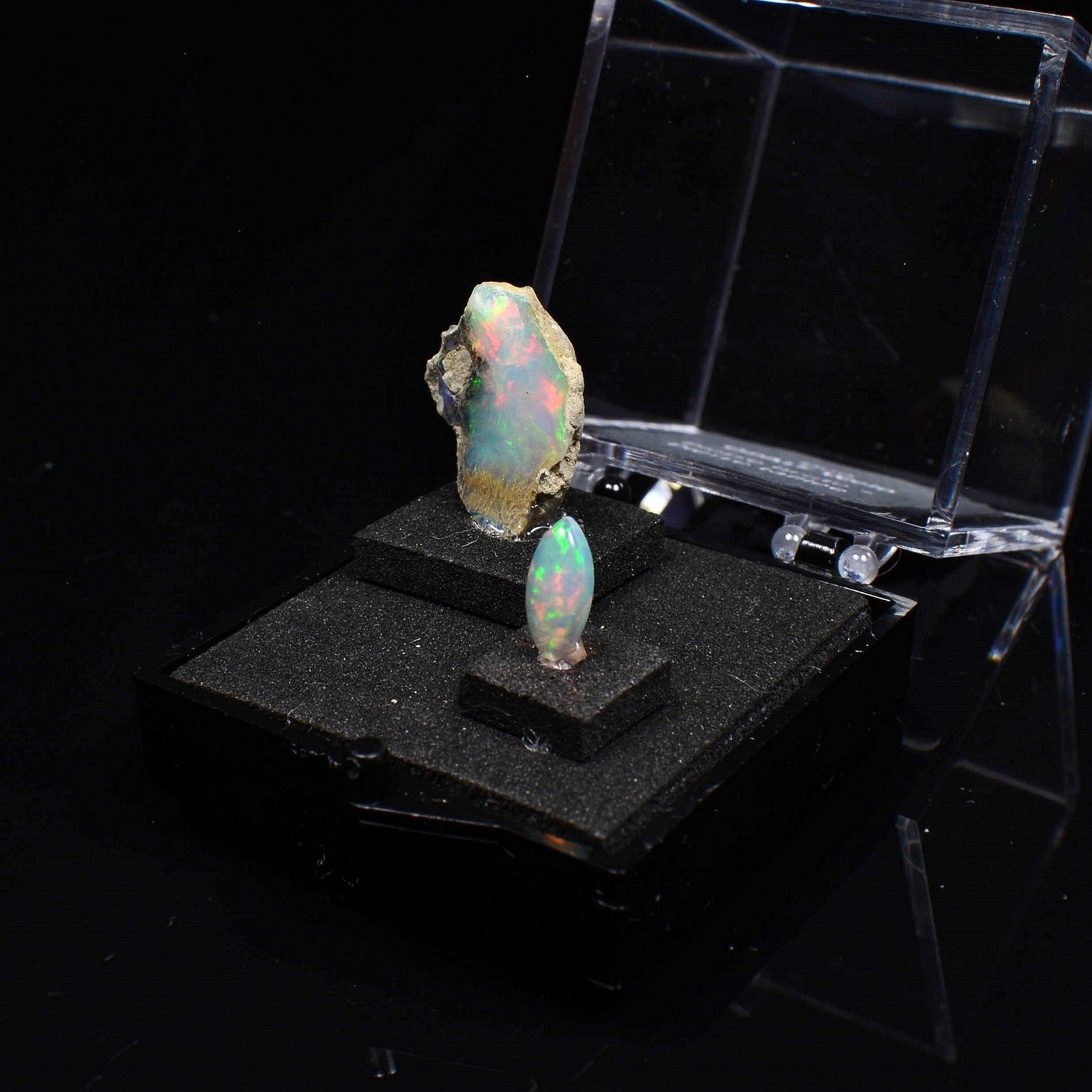 OPAL Duo - cut stone and crystallised stone