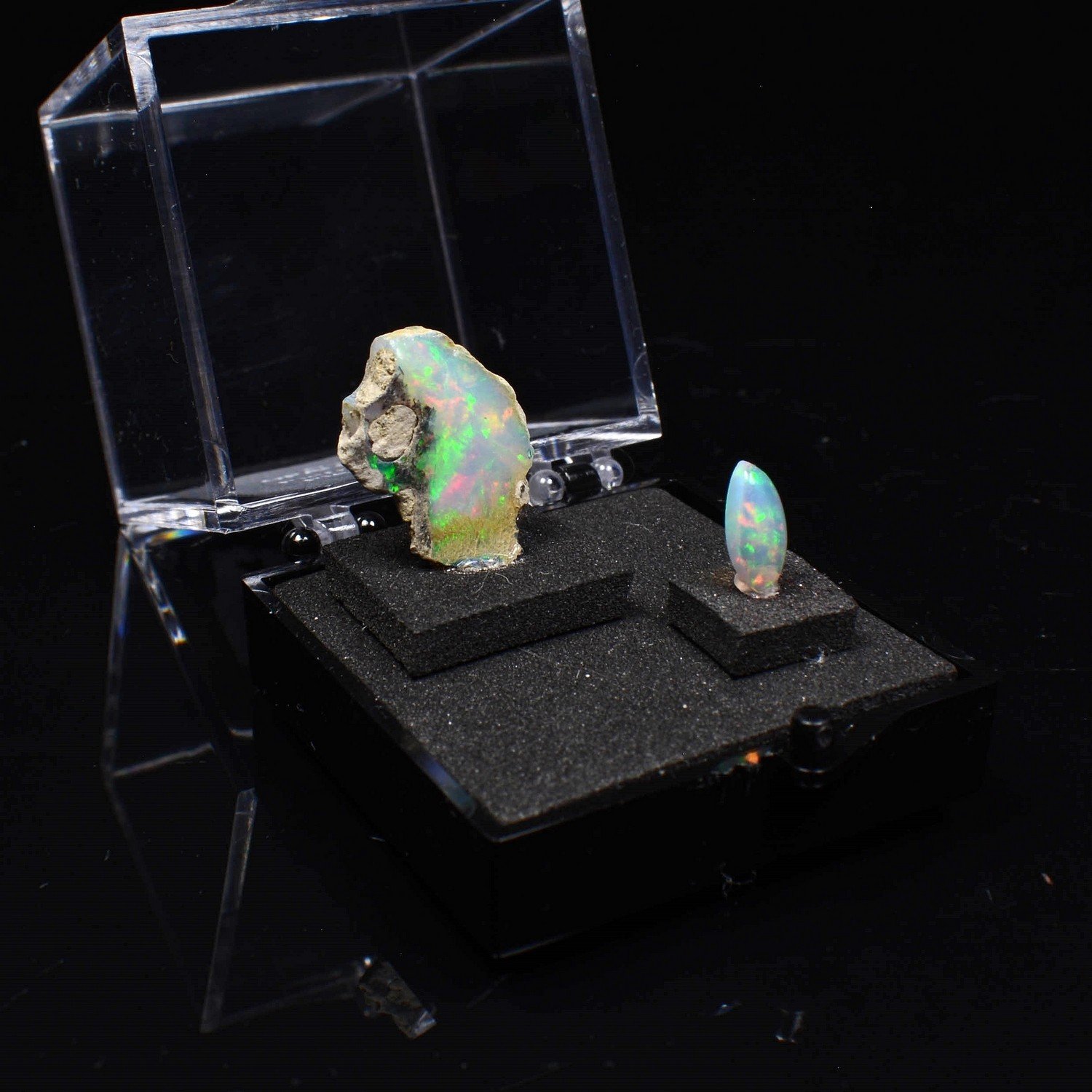 OPAL Duo - cut stone and crystallised stone