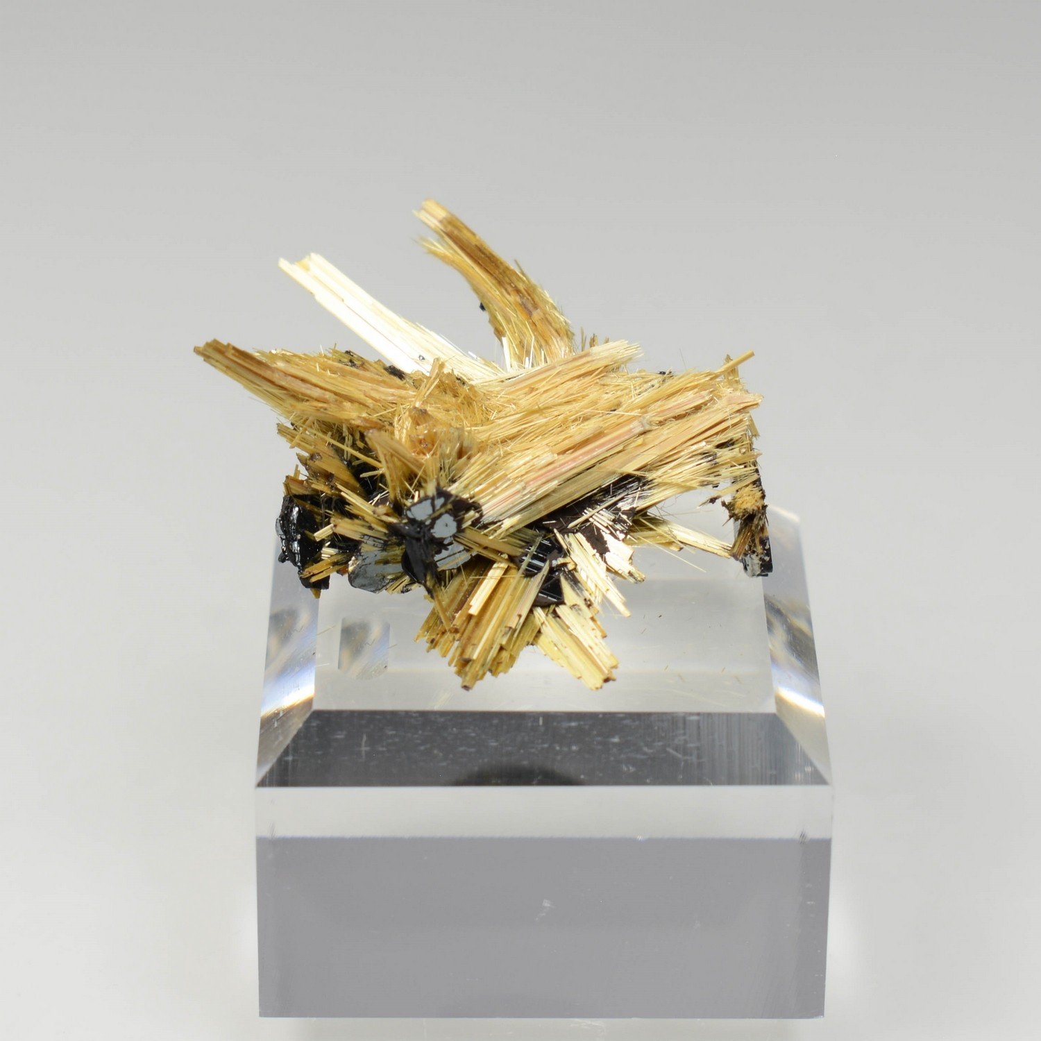 Rutile and hematite - Novo Horizonte, Bahia, Brazil