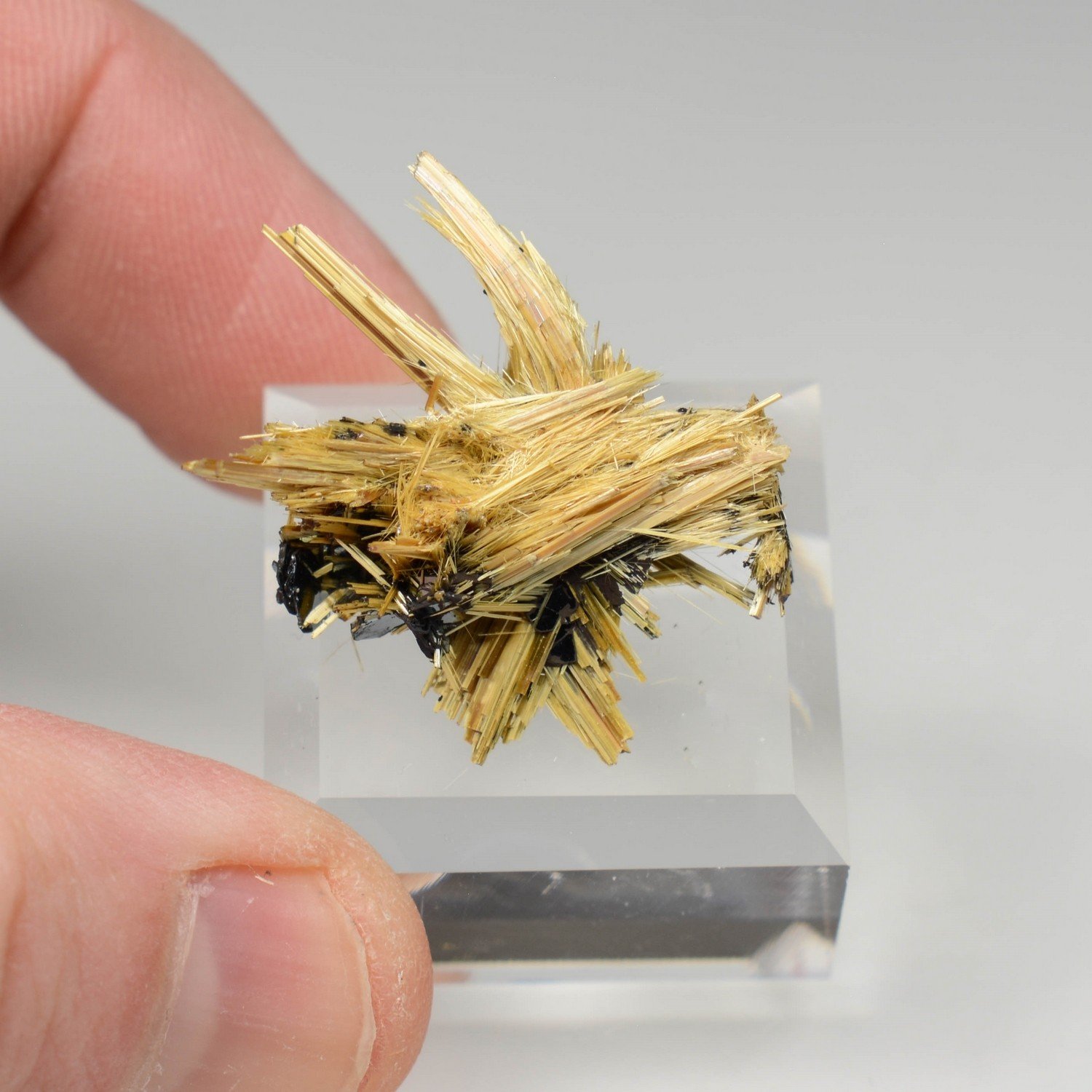 Rutile and hematite - Novo Horizonte, Bahia, Brazil