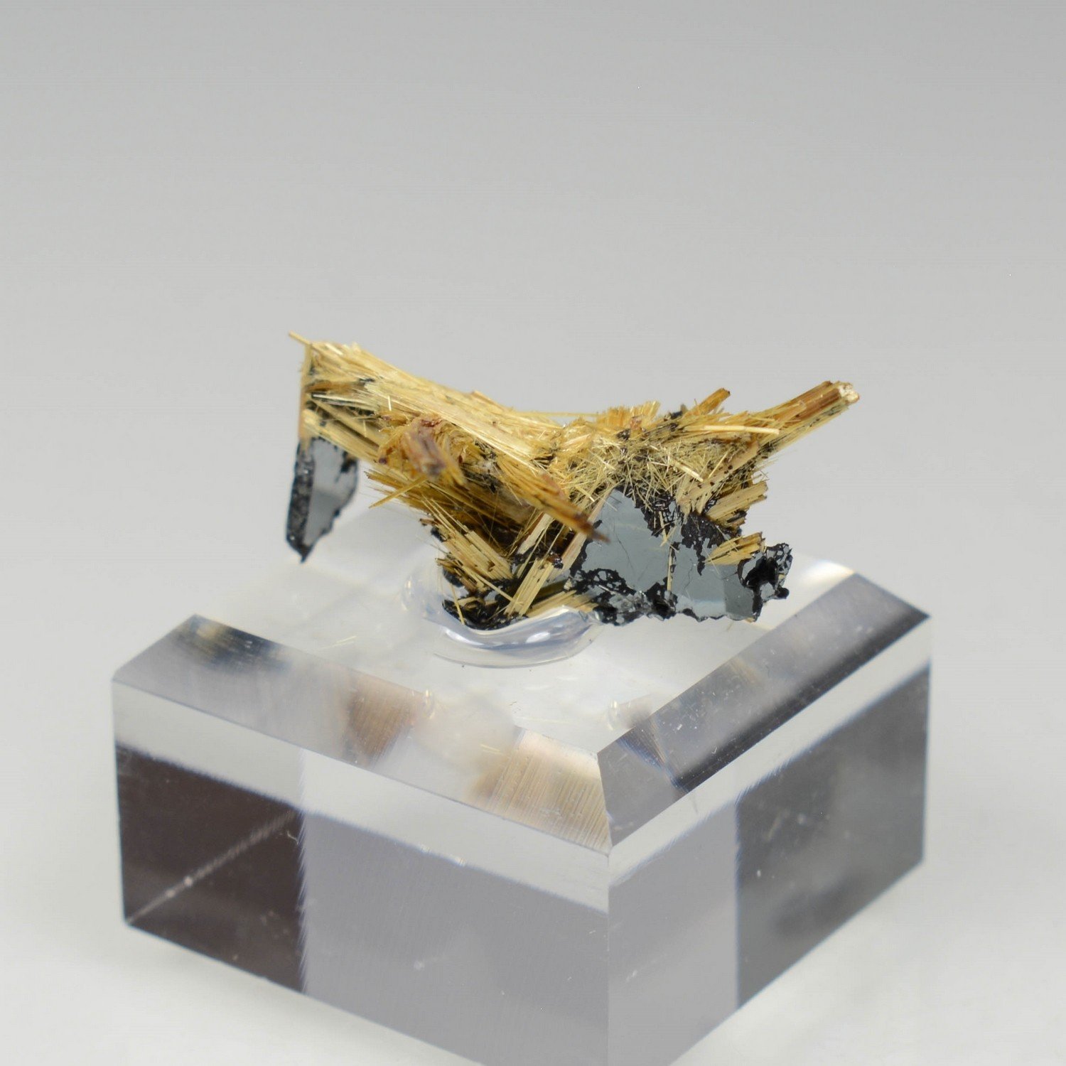 Rutile et hématite - Novo Horizonte, Bahia, Brésil