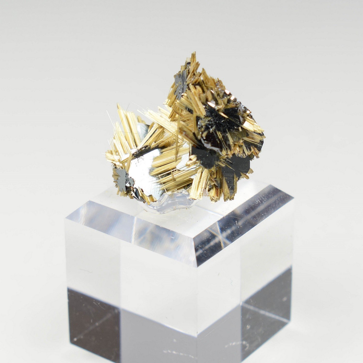 Rutile et hématite - Novo Horizonte, Bahia, Brésil