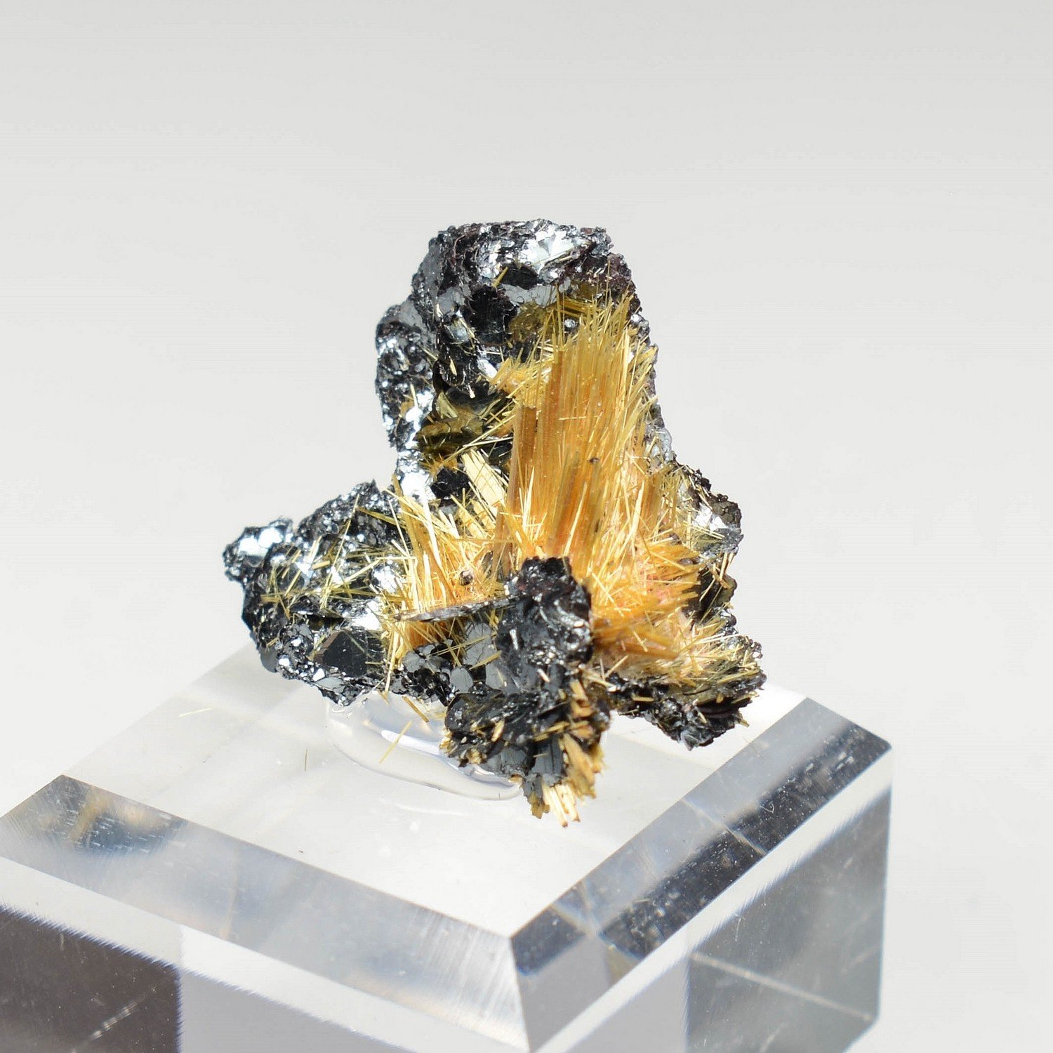 Rutile et hématite - Novo Horizonte, Bahia, Brésil