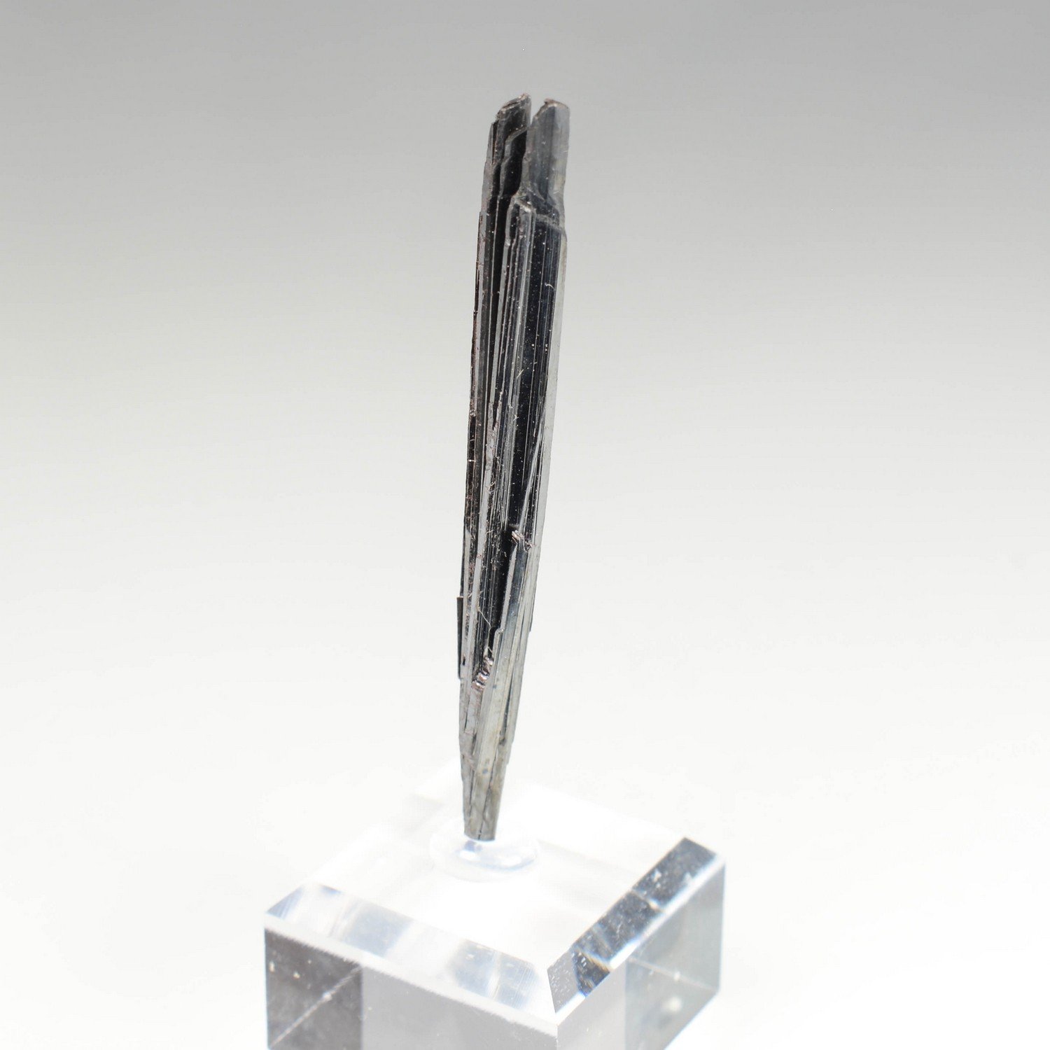 Kermésite - Mine Caiwa, Shaanxi, Chine Kermésite - Mine Caiwa, Shaanxi, Chine