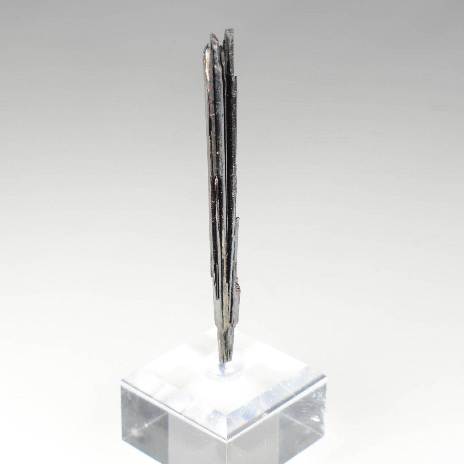 Kermésite - Mine Caiwa, Shaanxi, Chine Kermésite - Mine Caiwa, Shaanxi, Chine