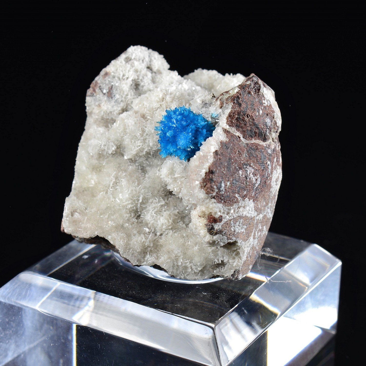 Cavansite - Carrières de Wagholi, Poona, Maharashtra, Inde Cavansite - Carrières de Wagholi, Poona, Maharashtra, Inde
