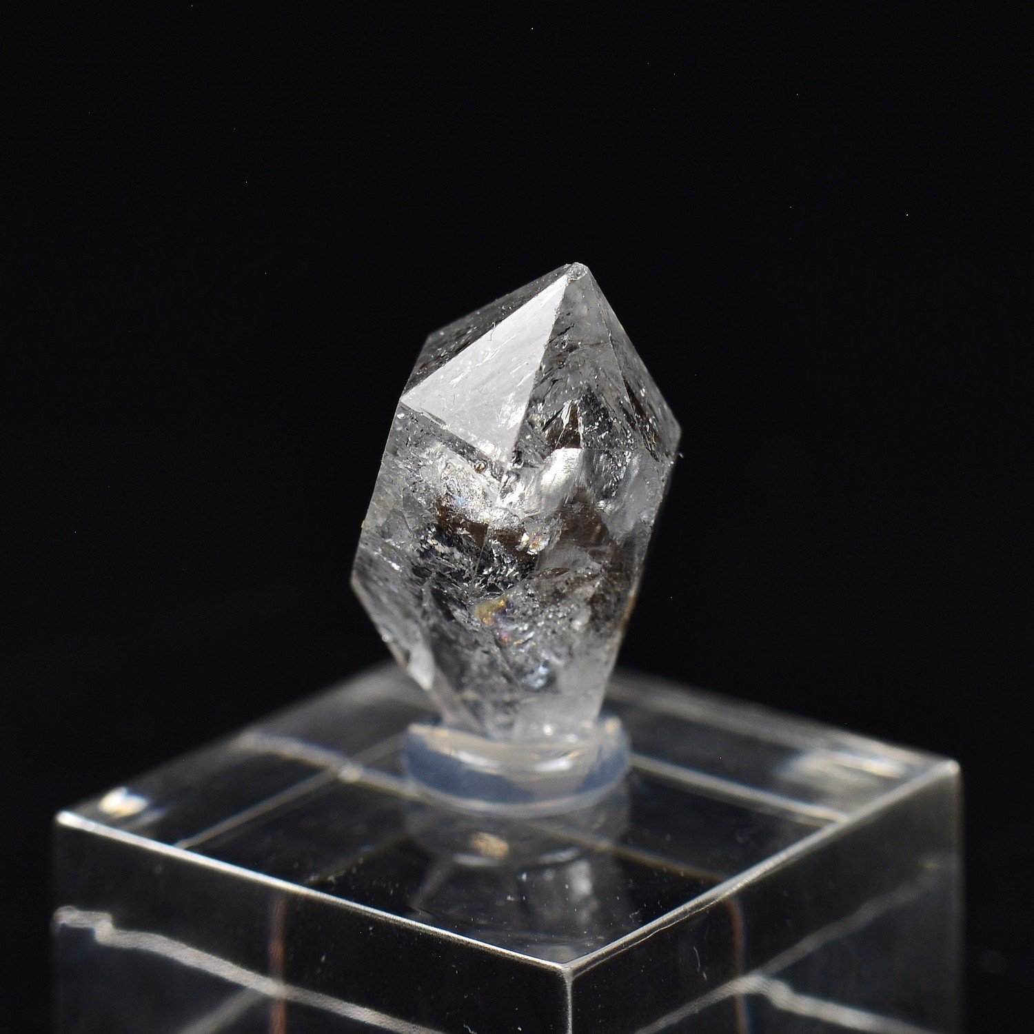 Quartz with hydrocarbon inclusions - Balochistan, Pakistan
