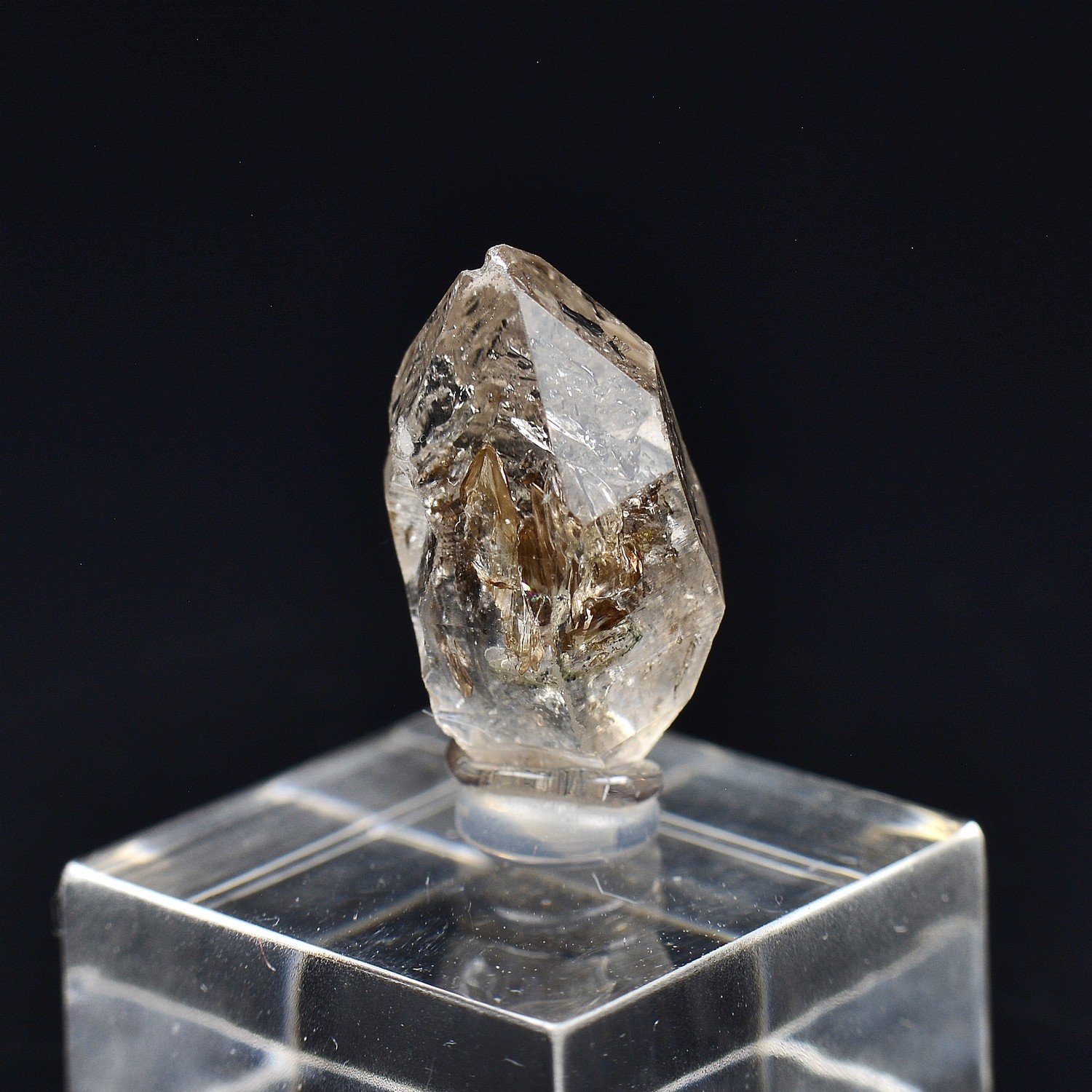 Quartz with hydrocarbon inclusions - Balochistan, Pakistan