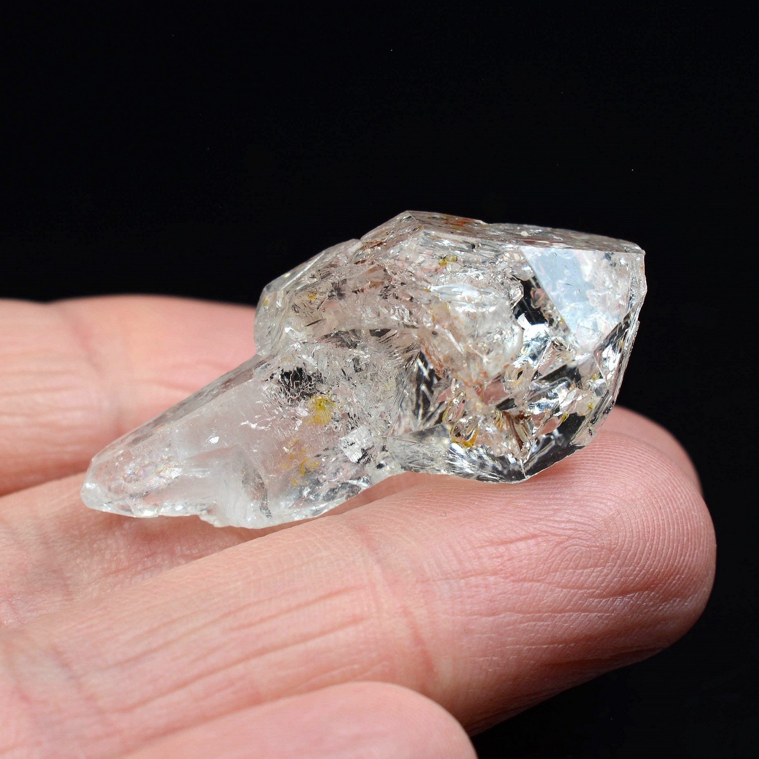 Quartz luciole à inclusions de pétrole - Madirobe, Madagascar