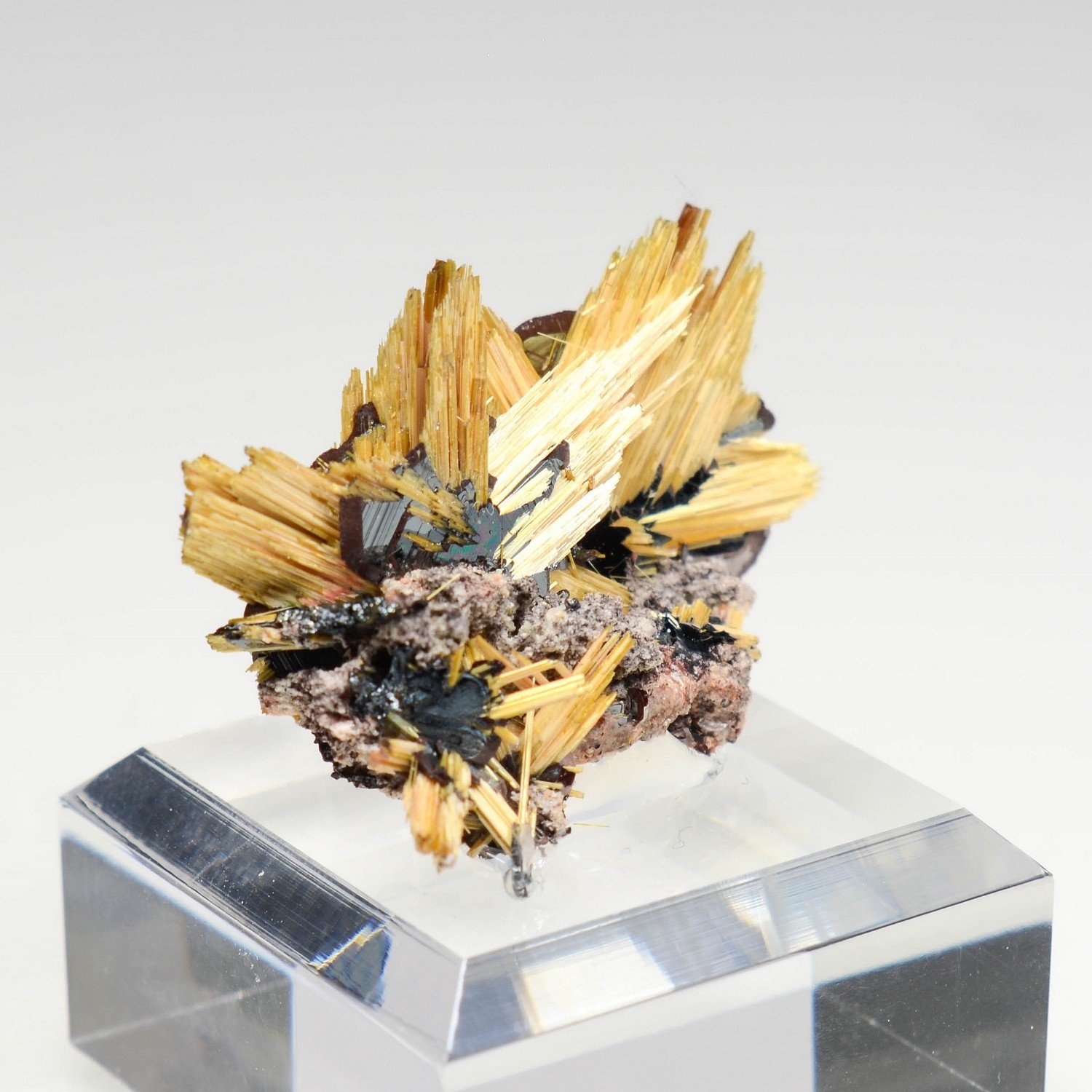 Rutile and hematite - Novo Horizonte, Bahia, Brazil