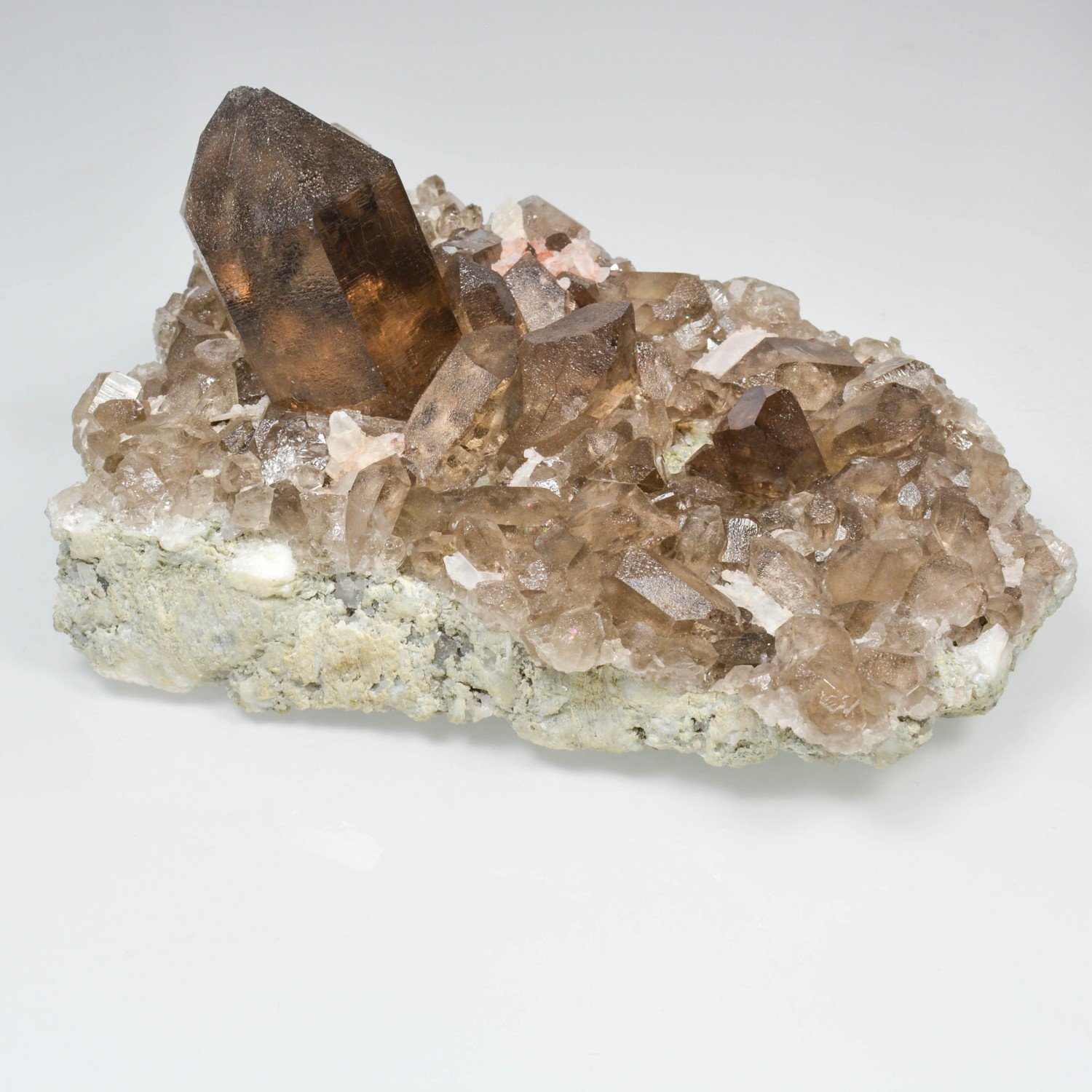 Quartz fumé et fluorine - Massif du Mont-Blanc, Haute-Savoie, France Quartz fumé et fluorine - Massif du Mont-Blanc, Haute-Savoie, France