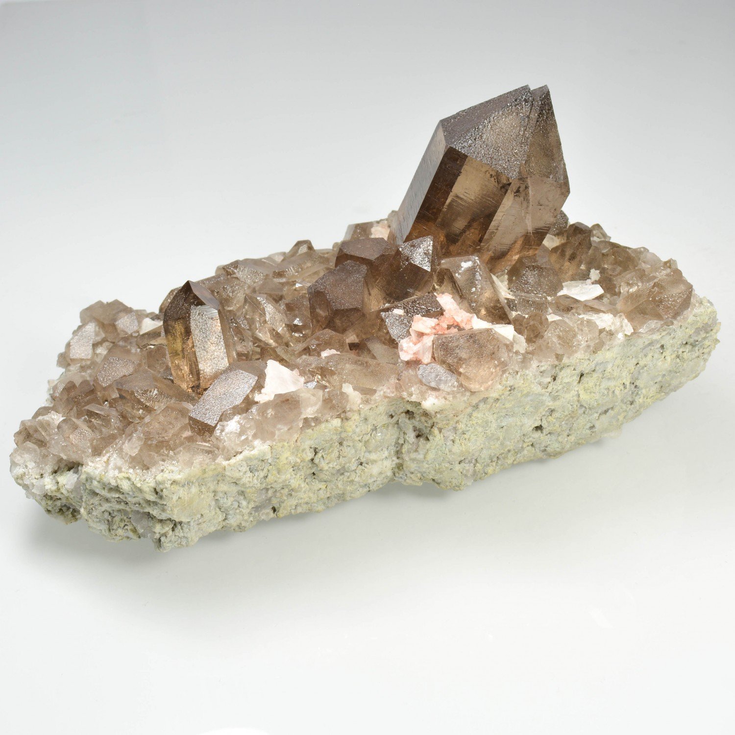 Smoky quartz and fluorite - Mont Blanc Massif, Haute-Savoie, France Smoky quartz and fluorite - Mont Blanc Massif, Haute-Savoie, France