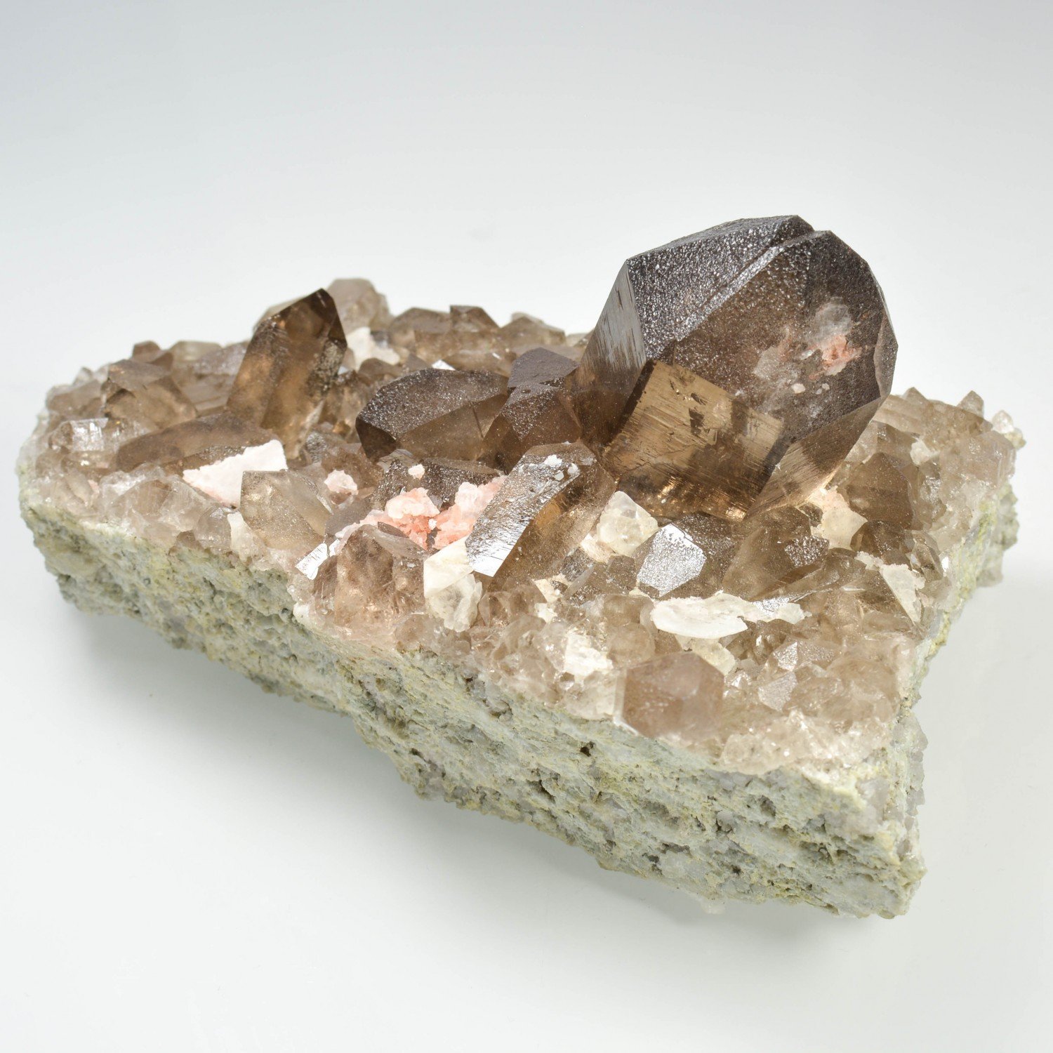 Smoky quartz and fluorite - Mont Blanc Massif, Haute-Savoie, France Smoky quartz and fluorite - Mont Blanc Massif, Haute-Savoie, France
