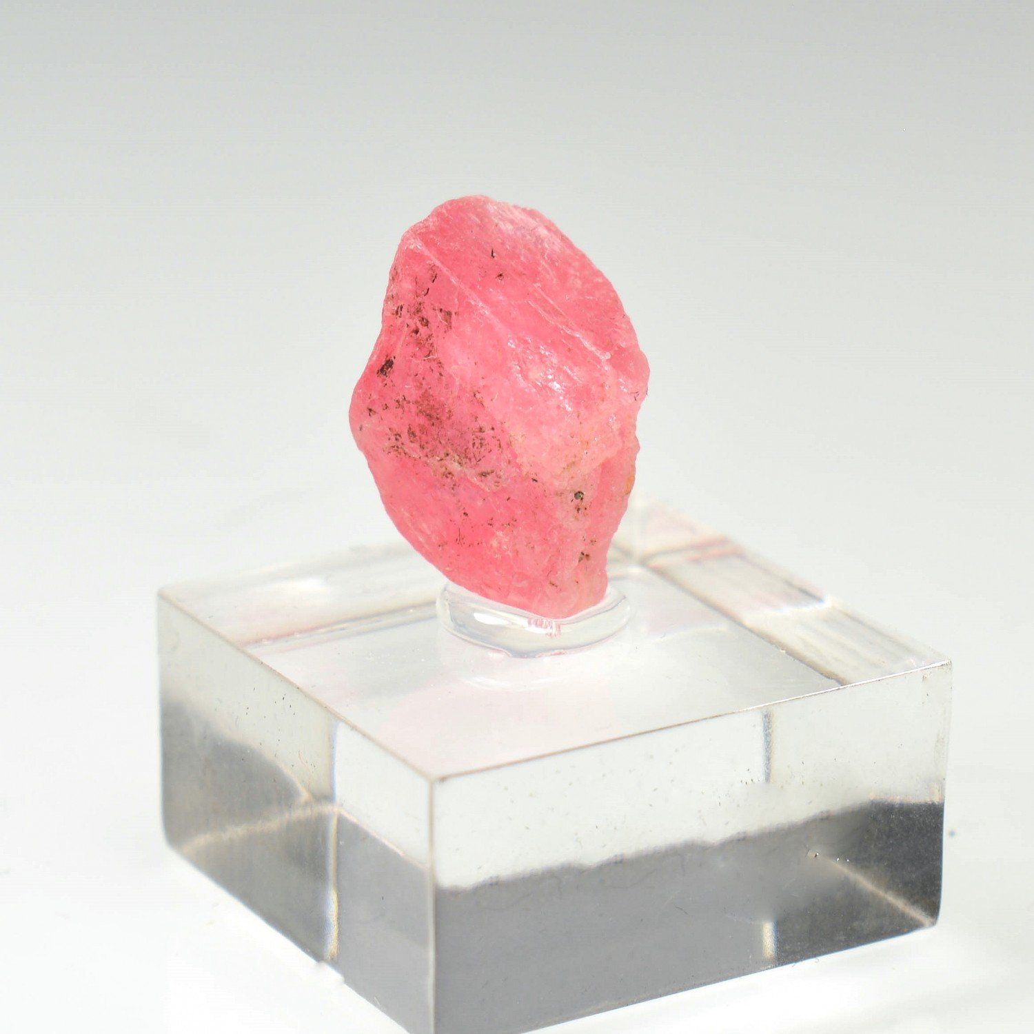 Rhodochrosite - Carrière de Poudrette, Mont Saint-Hilaire, Québec, Canada