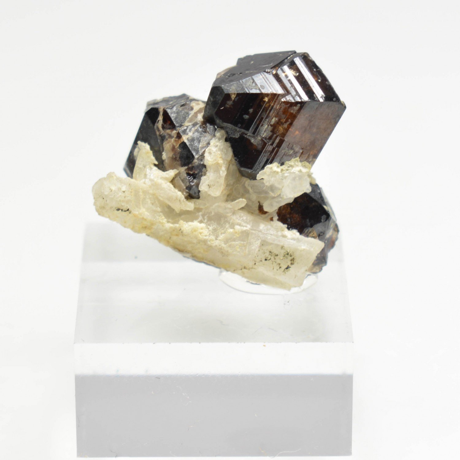 Cassiterite and quartz - Quily, Morbihan, France