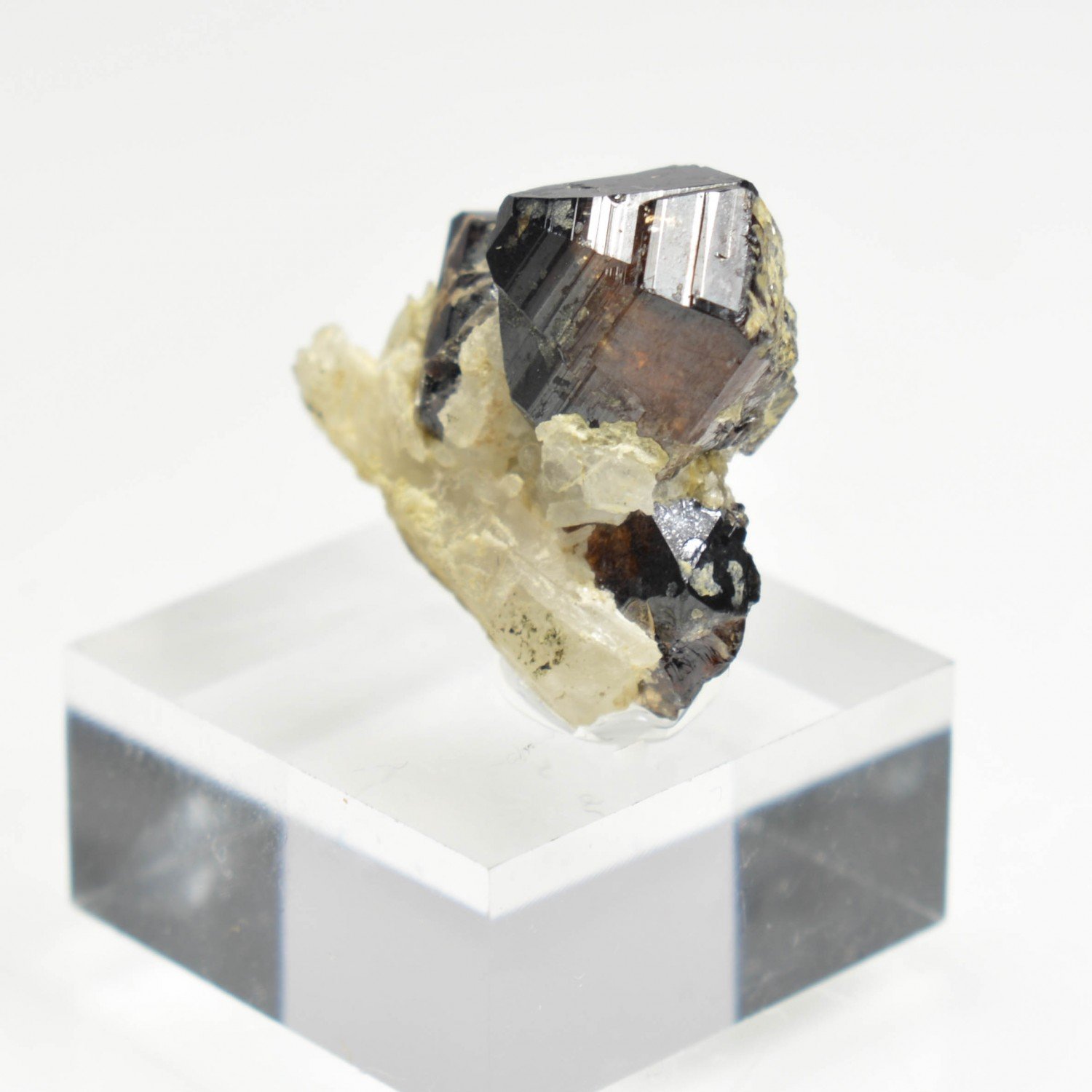 Cassiterite and quartz - Quily, Morbihan, France