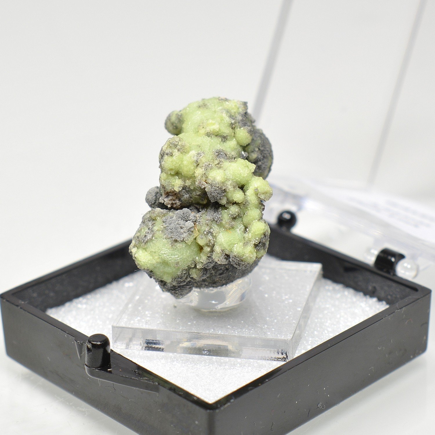 Wavellite and crandalite - Mauldin, Arkansas, United States