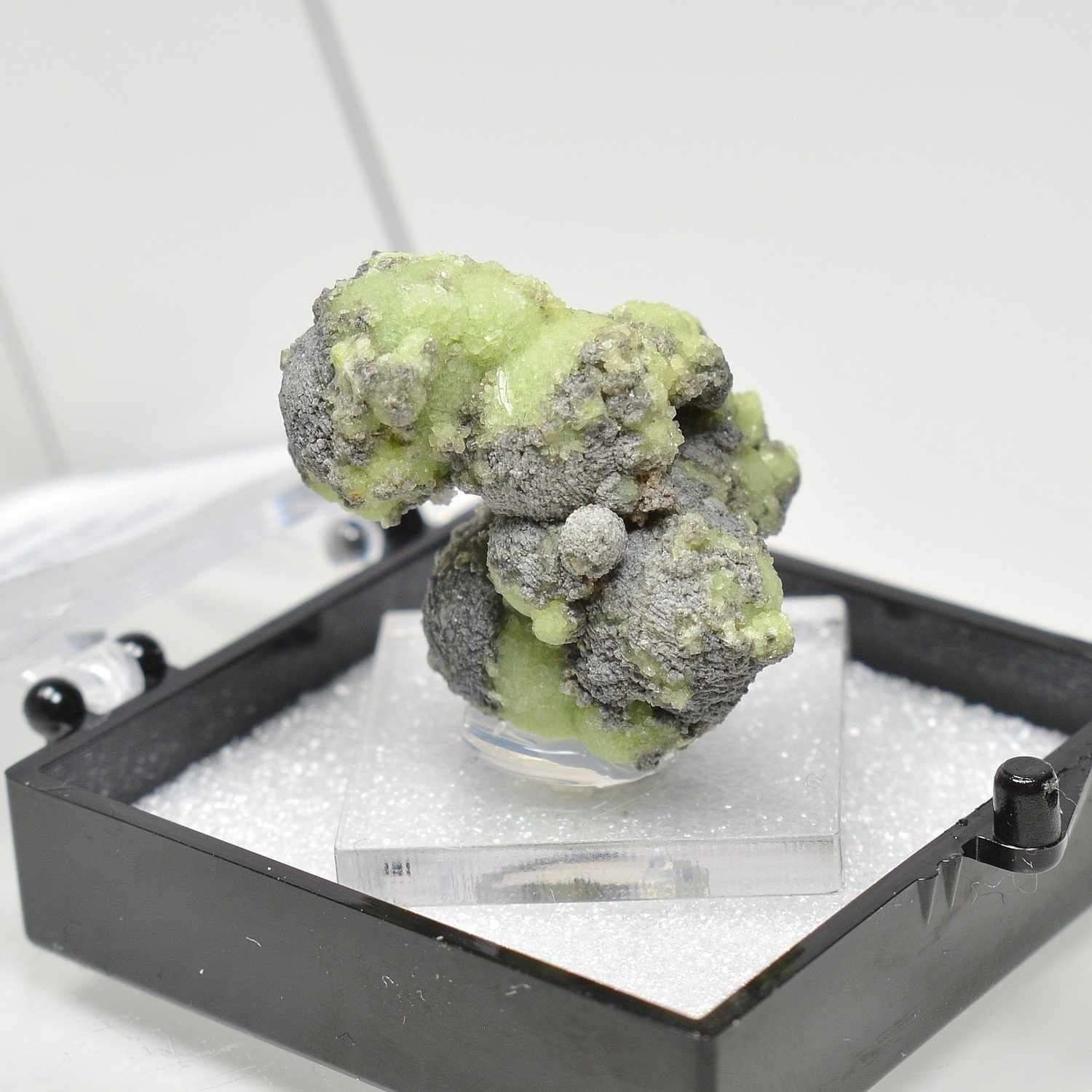 Wavellite and crandalite - Mauldin, Arkansas, United States