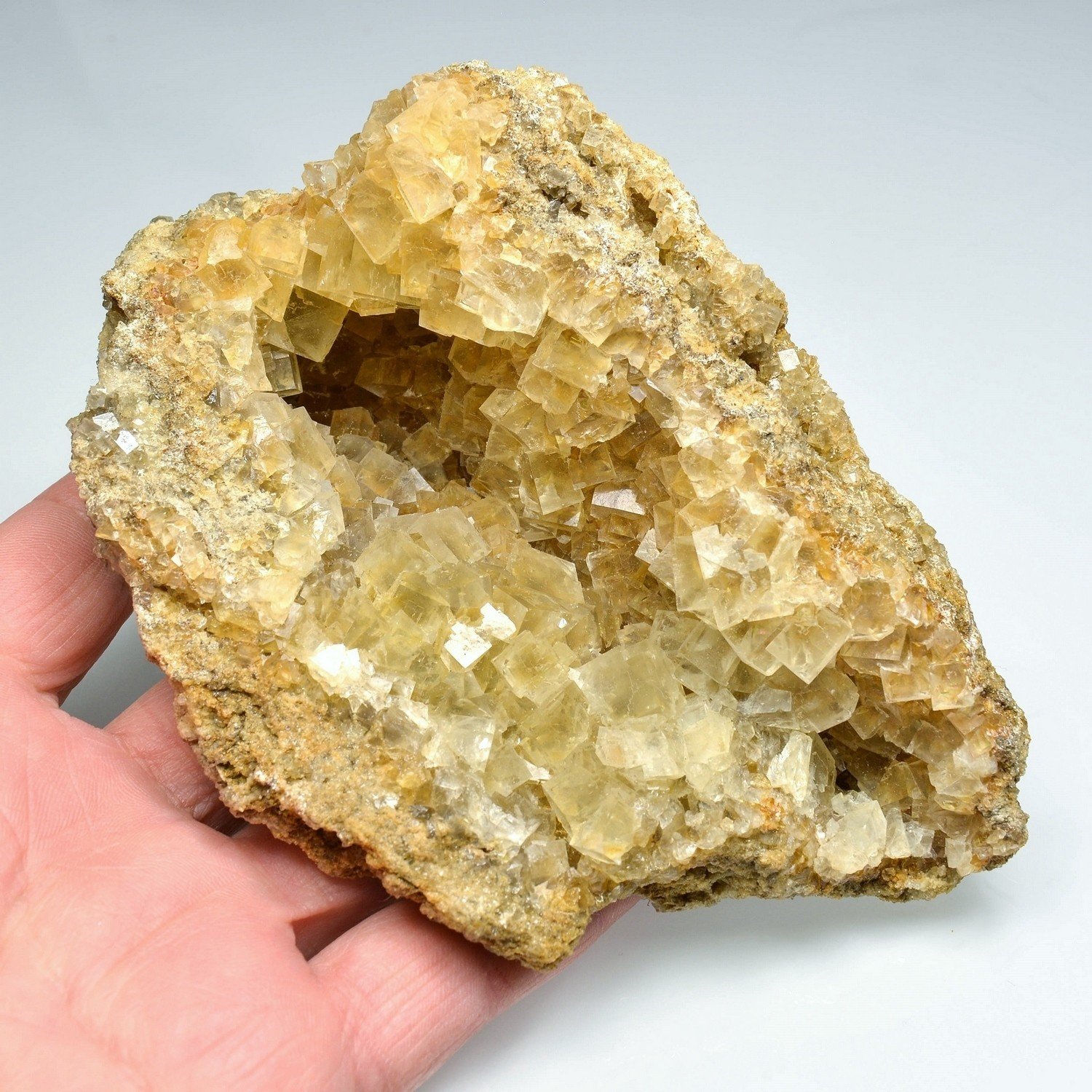 Fluorine - Arbouet, Pyrénées-Atlantiques, France Fluorine - Arbouet, Pyrénées-Atlantiques, France