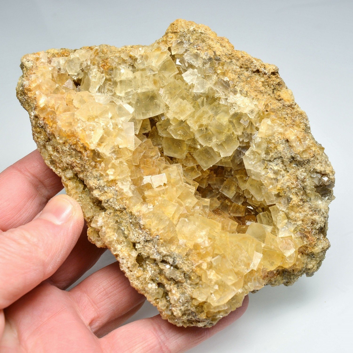 Fluorine - Arbouet, Pyrénées-Atlantiques, France Fluorine - Arbouet, Pyrénées-Atlantiques, France