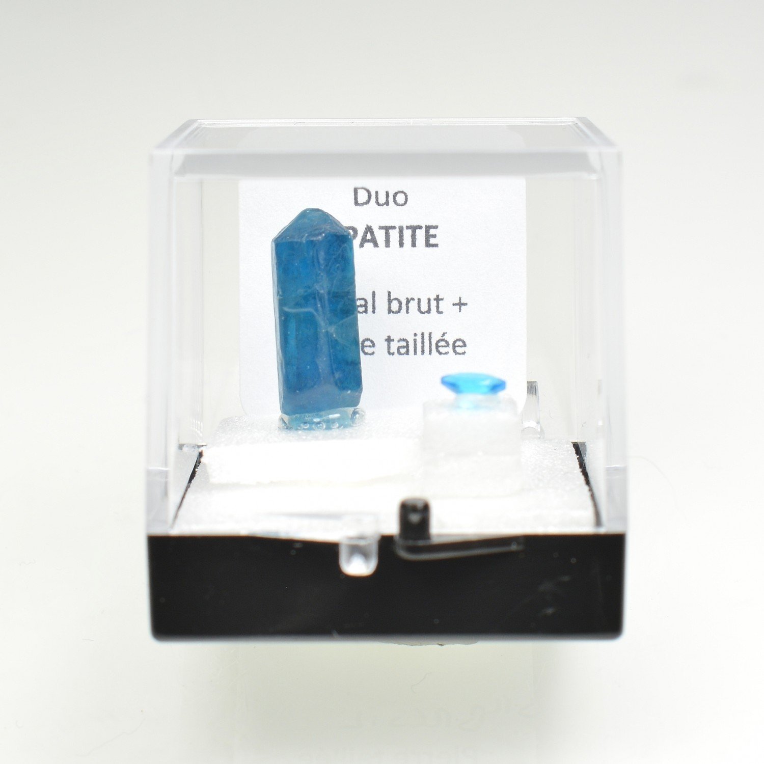 APATITE - DUO cut stone and crystallised stone APATITE - DUO cut stone and crystallised stone