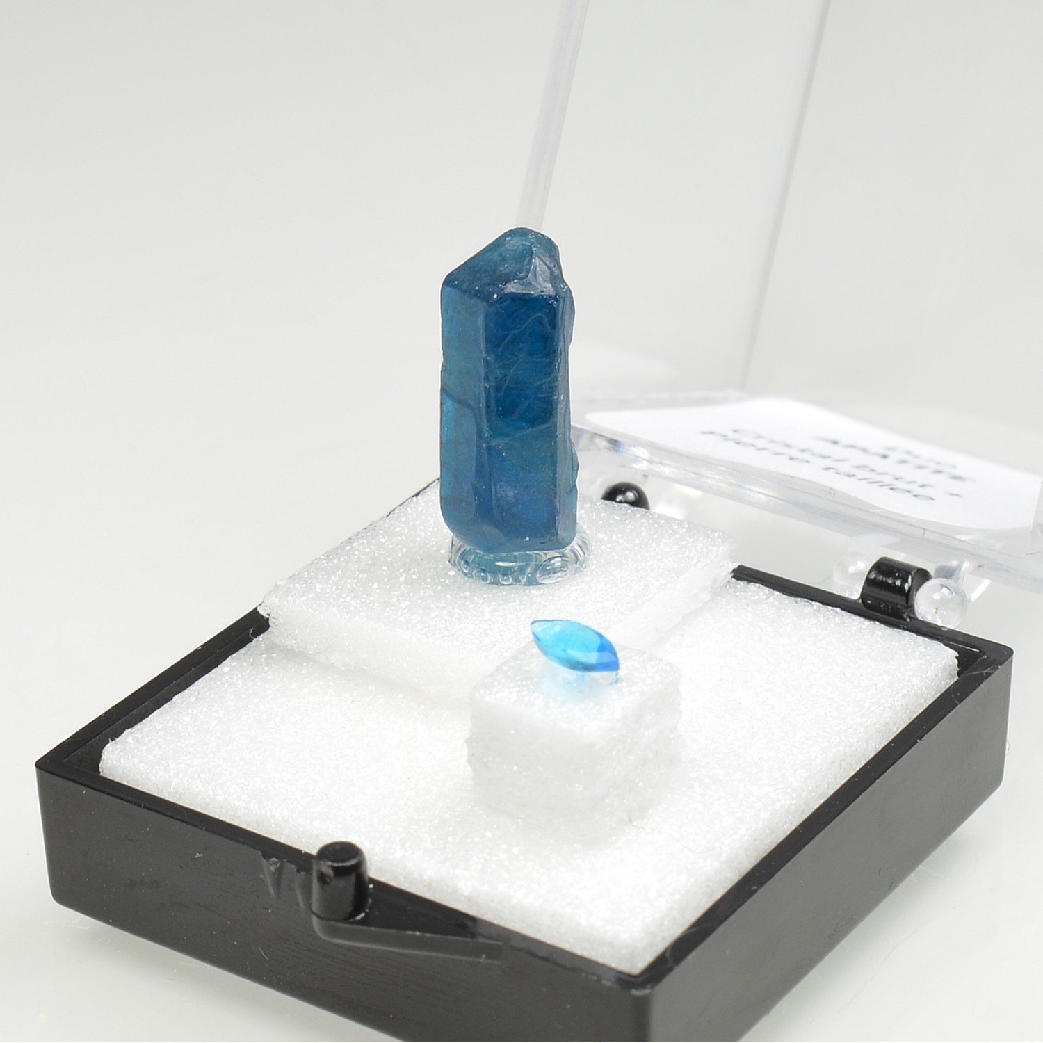 APATITE - DUO cut stone and crystallised stone APATITE - DUO cut stone and crystallised stone