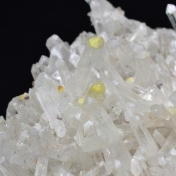 Quartz and sulphur - Mundo Nuevo, La Libertad, Peru