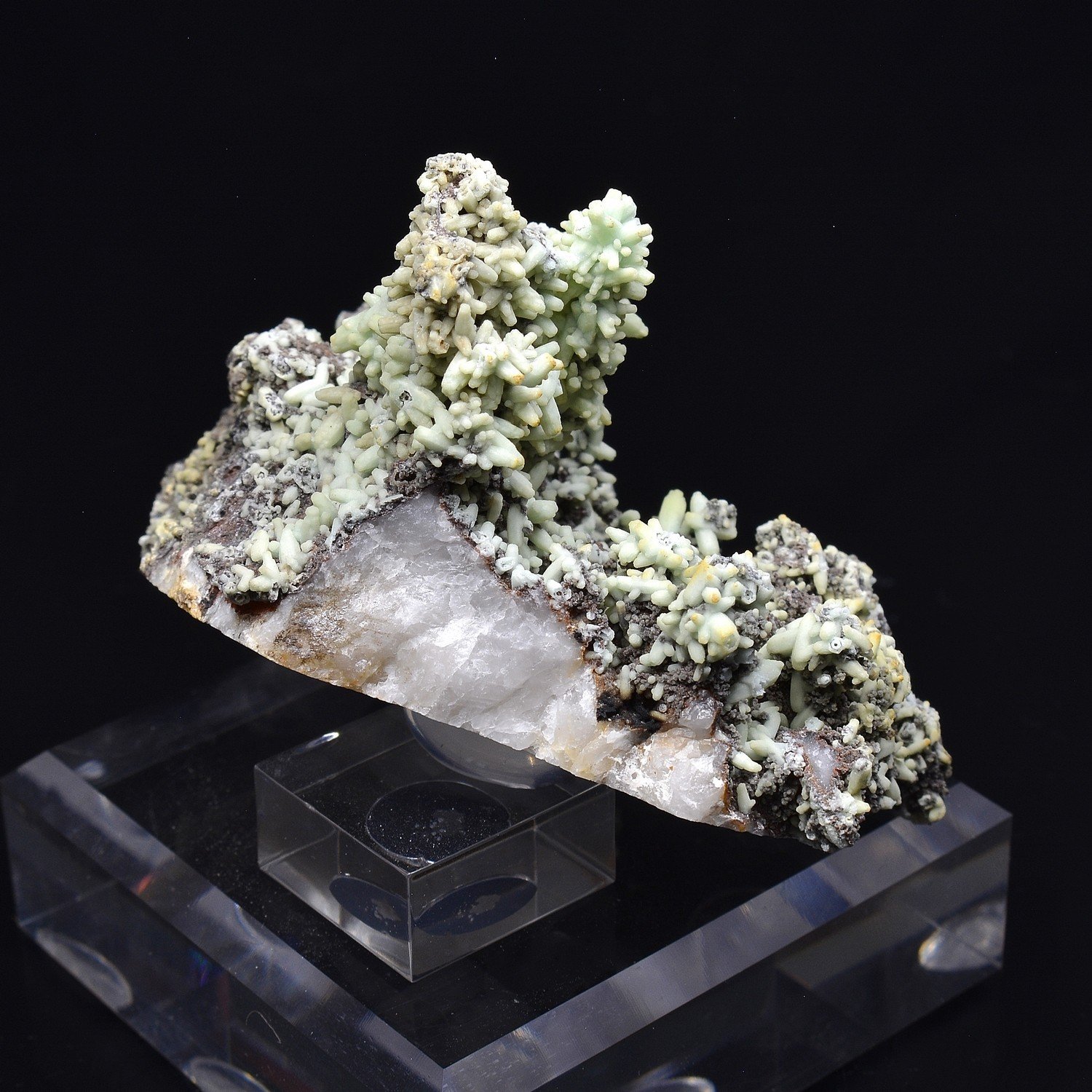 Plumbogummite psm après pyromorphite - Mine Yangshuo, Guilin, Province de Guangxi, Chine