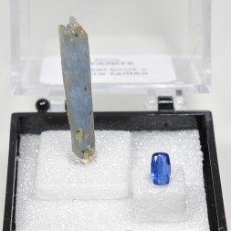 CYANITE - DUO cut stone and crystallised stone