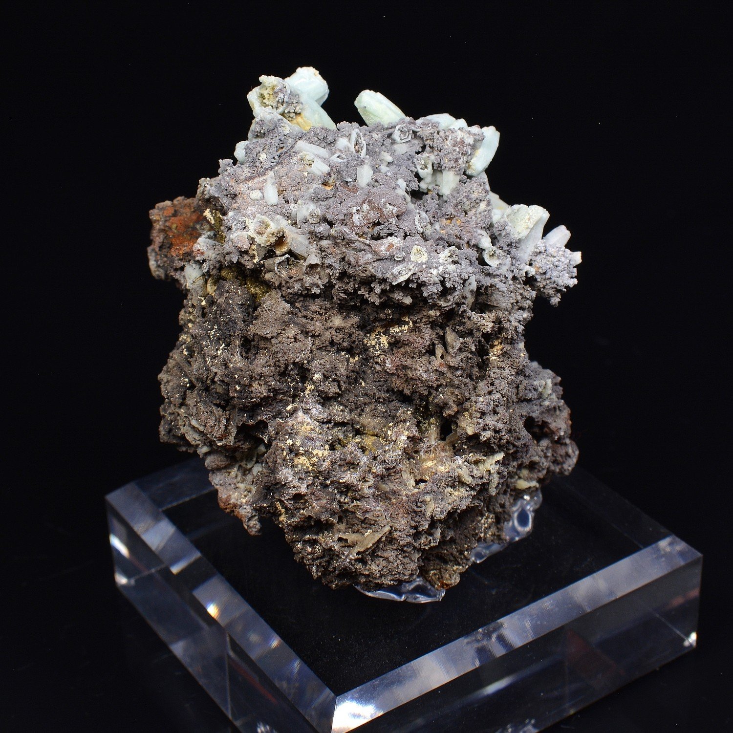 Plumbogummite - Mine Yangshuo, Guilin, Province de Guangxi, Chine Plumbogummite - Mine Yangshuo, Guilin, Province de Guangxi, Chine