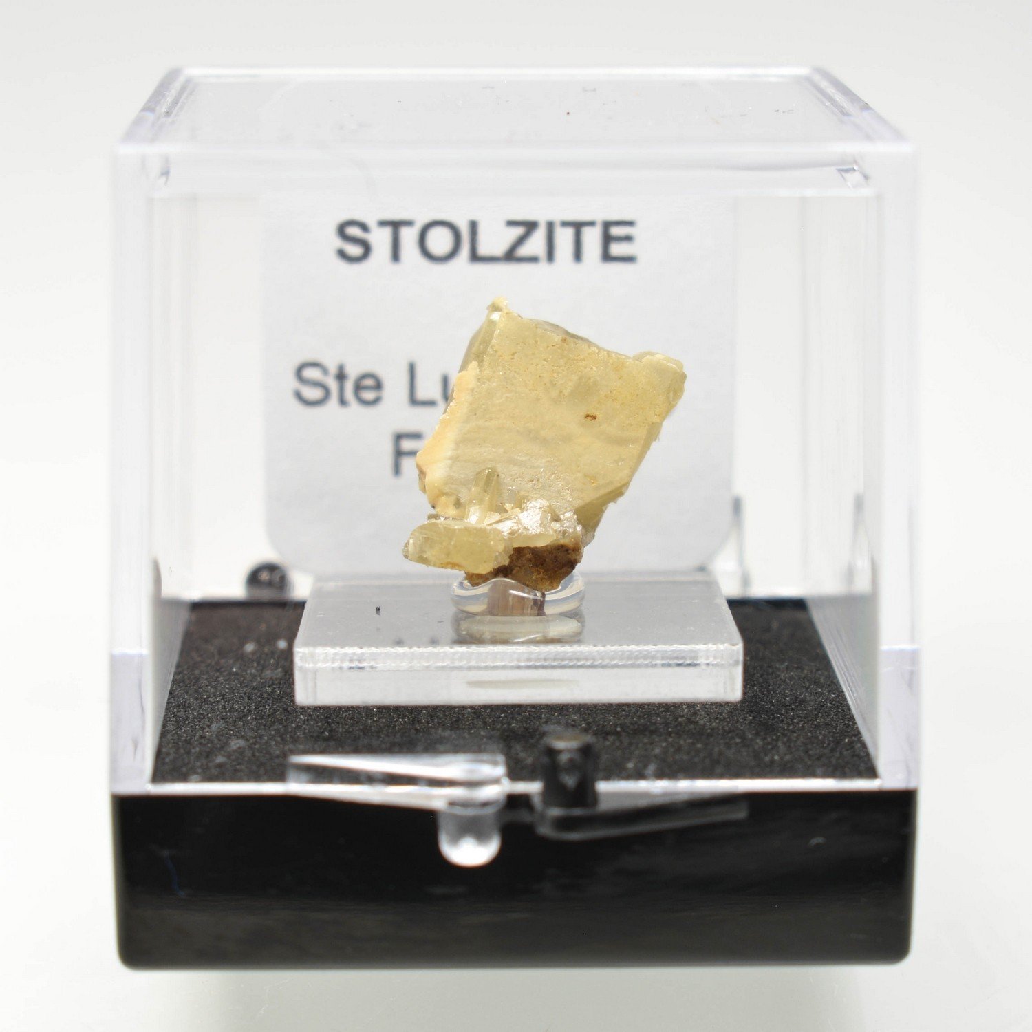 Stolzite - Mine de Sainte Lucie, Lozère, France