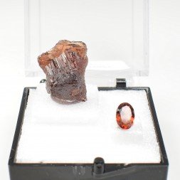 GARNET - DUO cut stone and crystallised stone