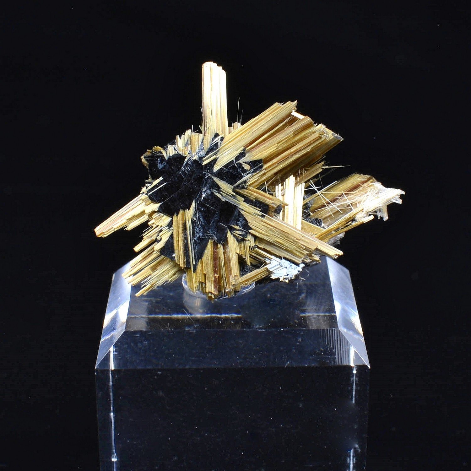 Rutile and hematite - Novo Horizonte, Bahia, Brazil
