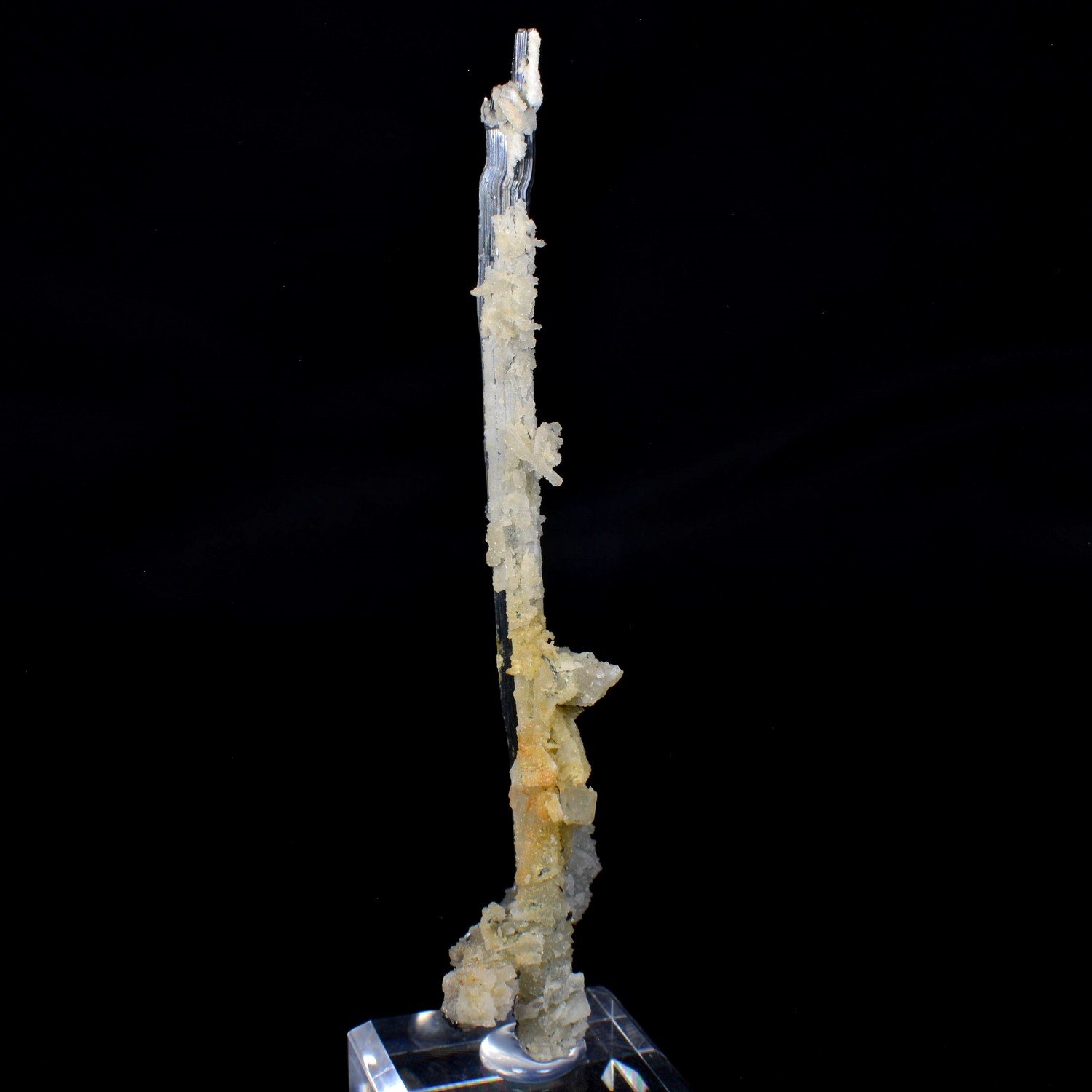 Fluorite and quartz on stibnite – Jiangxi Province, China