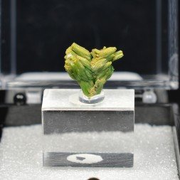 Pyromorphite - Mine des Farges, Ussel, Corrèze, France