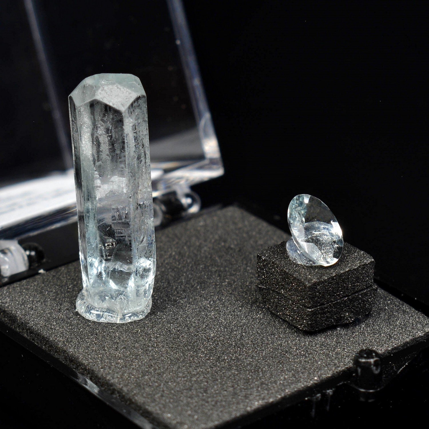 AQUAMARINE - DUO: cut stone and crystallised stone
