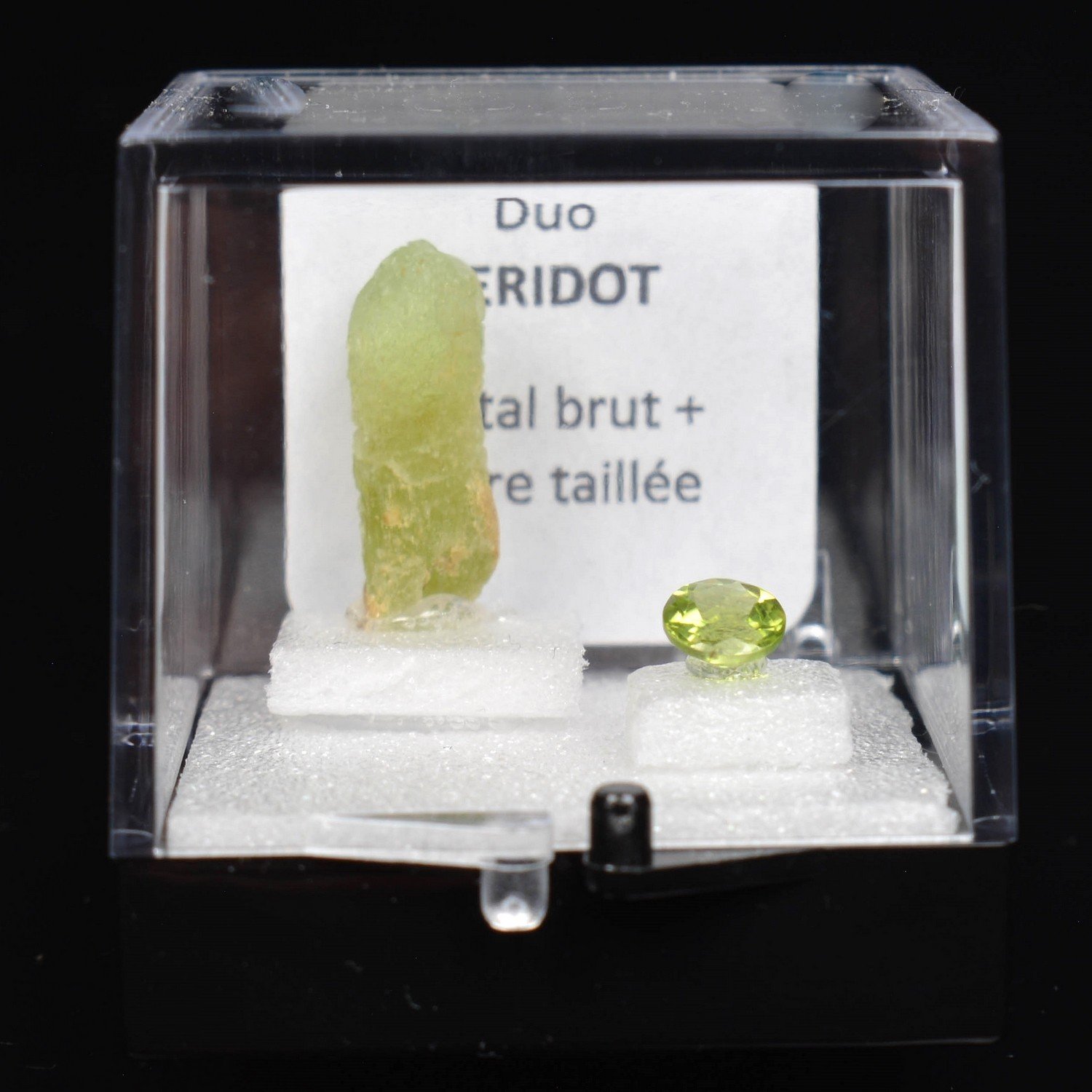 PERIDOT - DUO: cut stone and crystallised stone PERIDOT - DUO: cut stone and crystallised stone