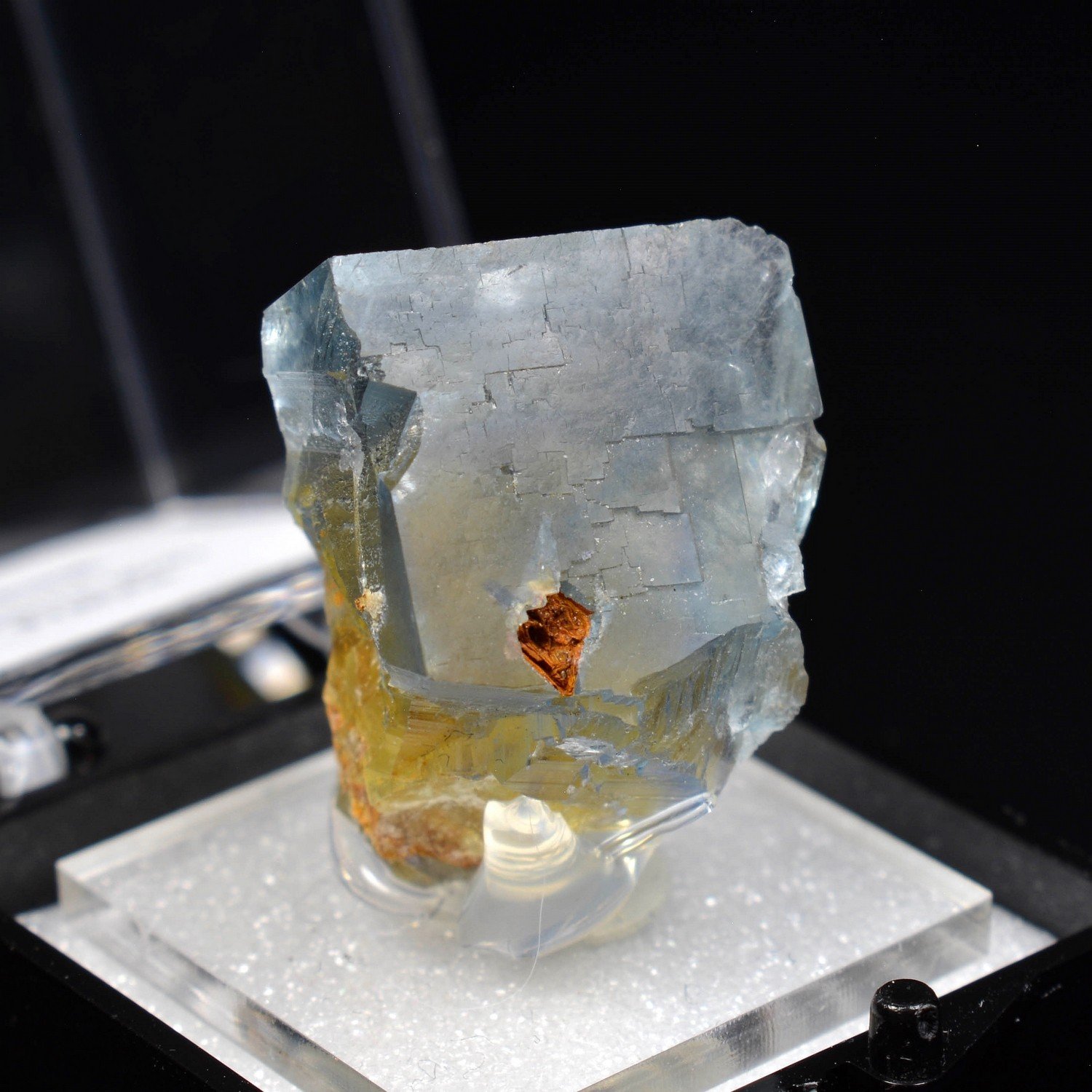 Fluorite - La Barre, Puy-de-Dôme, France